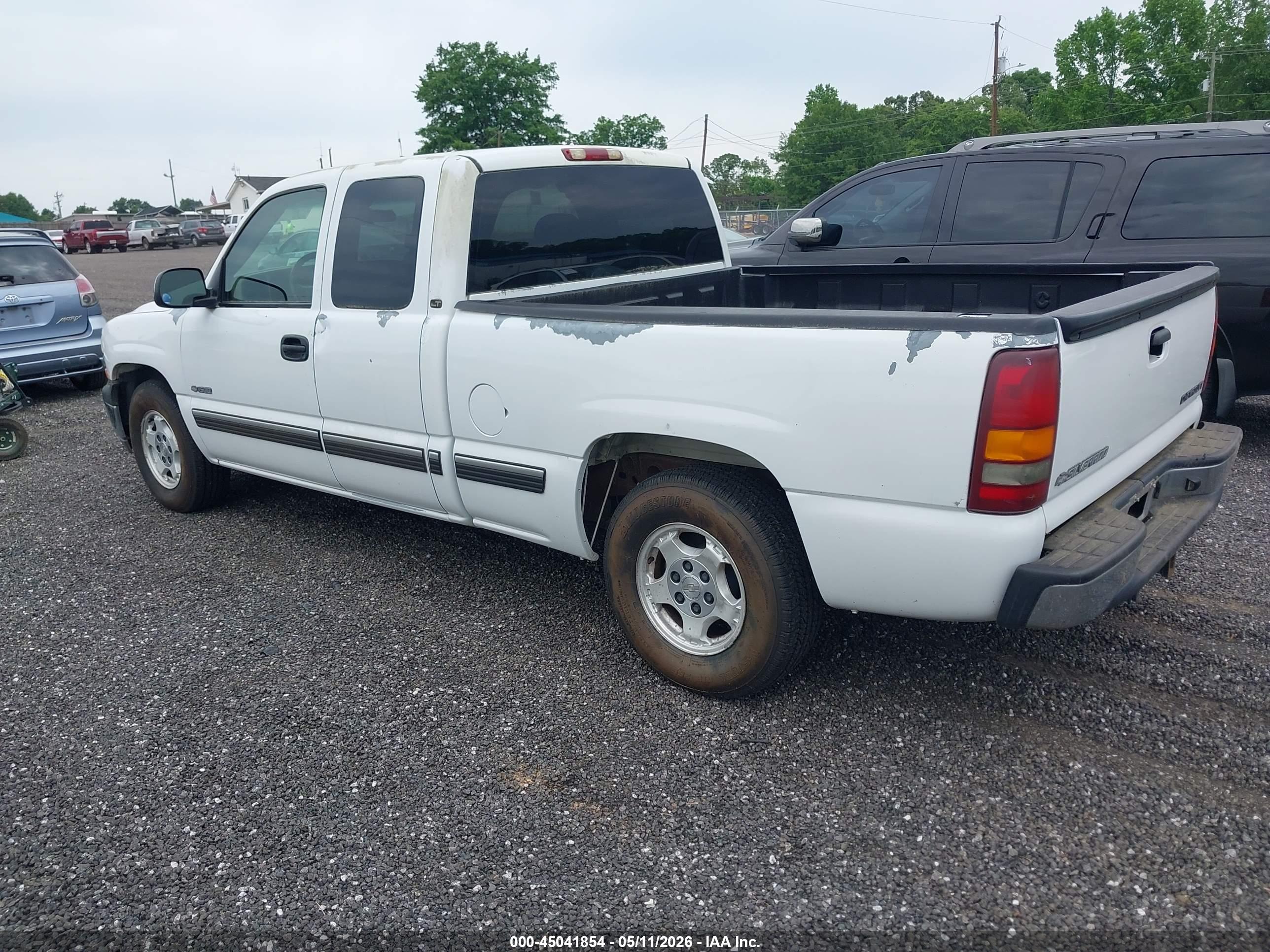 CHEVROLET SILVERADO image 3