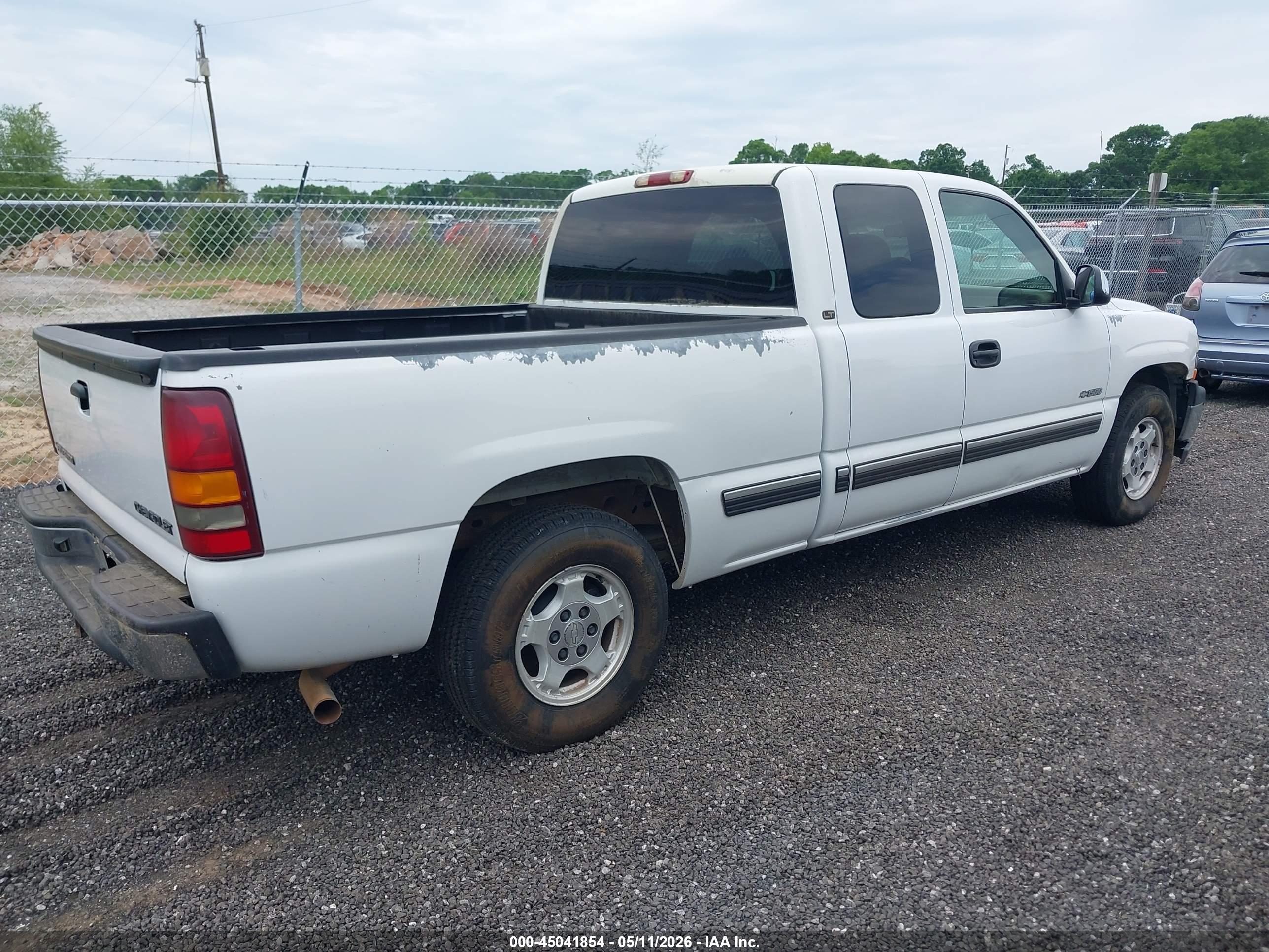 CHEVROLET SILVERADO image 4