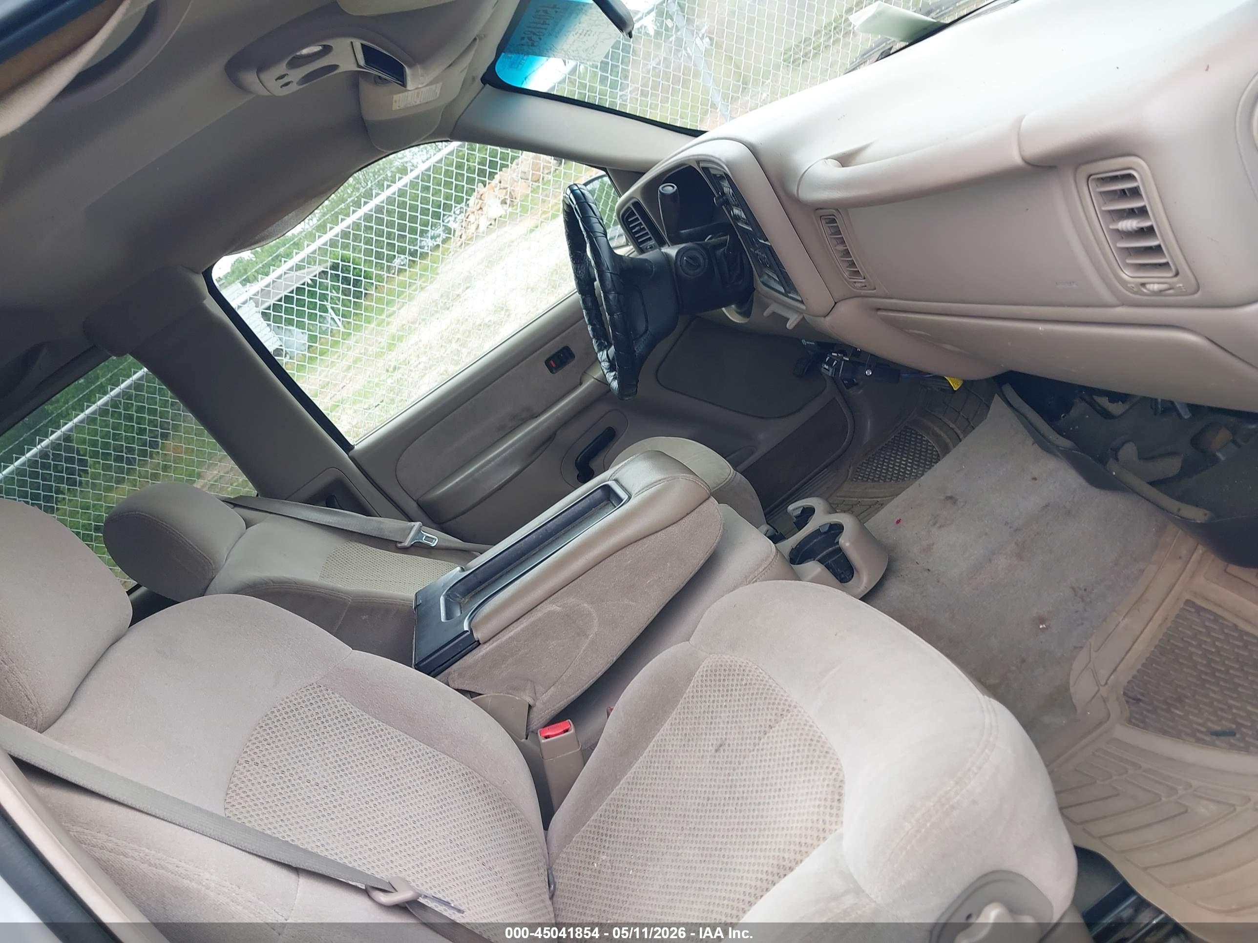 CHEVROLET SILVERADO image 5