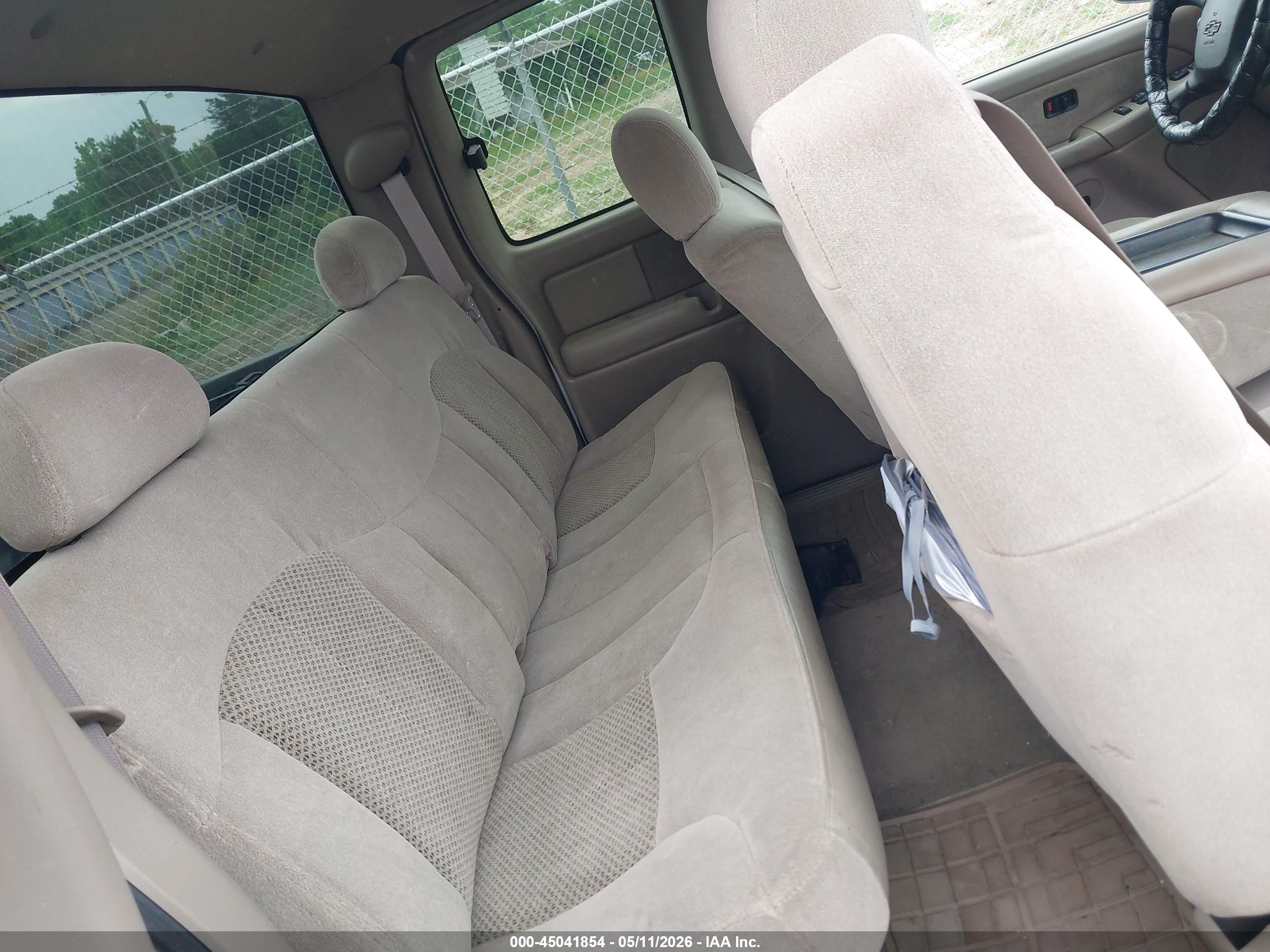 CHEVROLET SILVERADO image 8