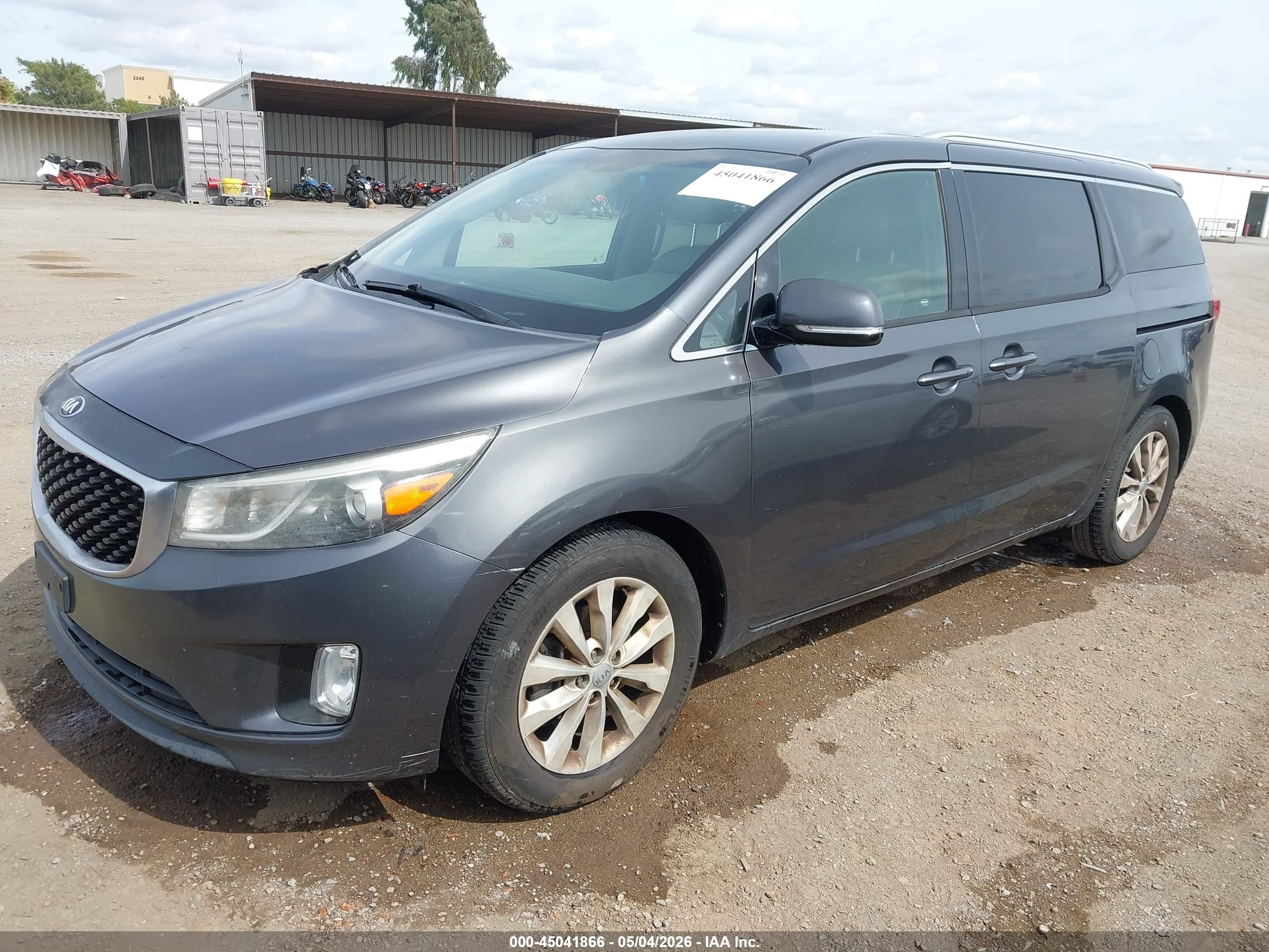 KIA SEDONA image 2