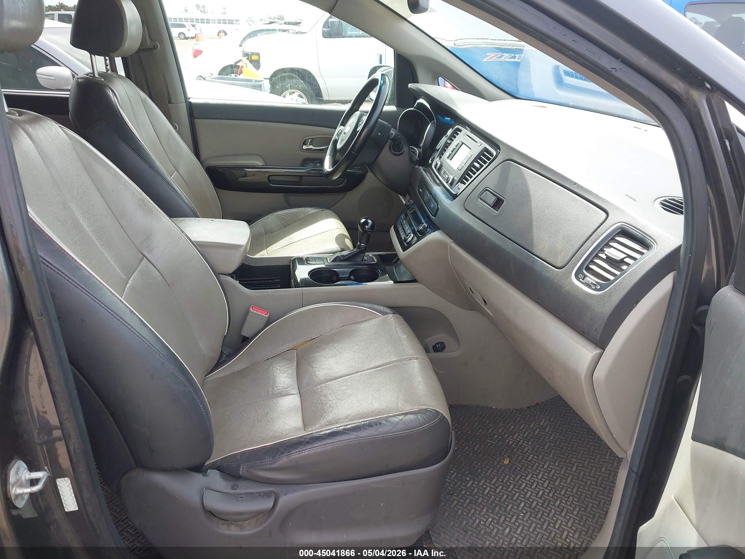 KIA SEDONA image 5