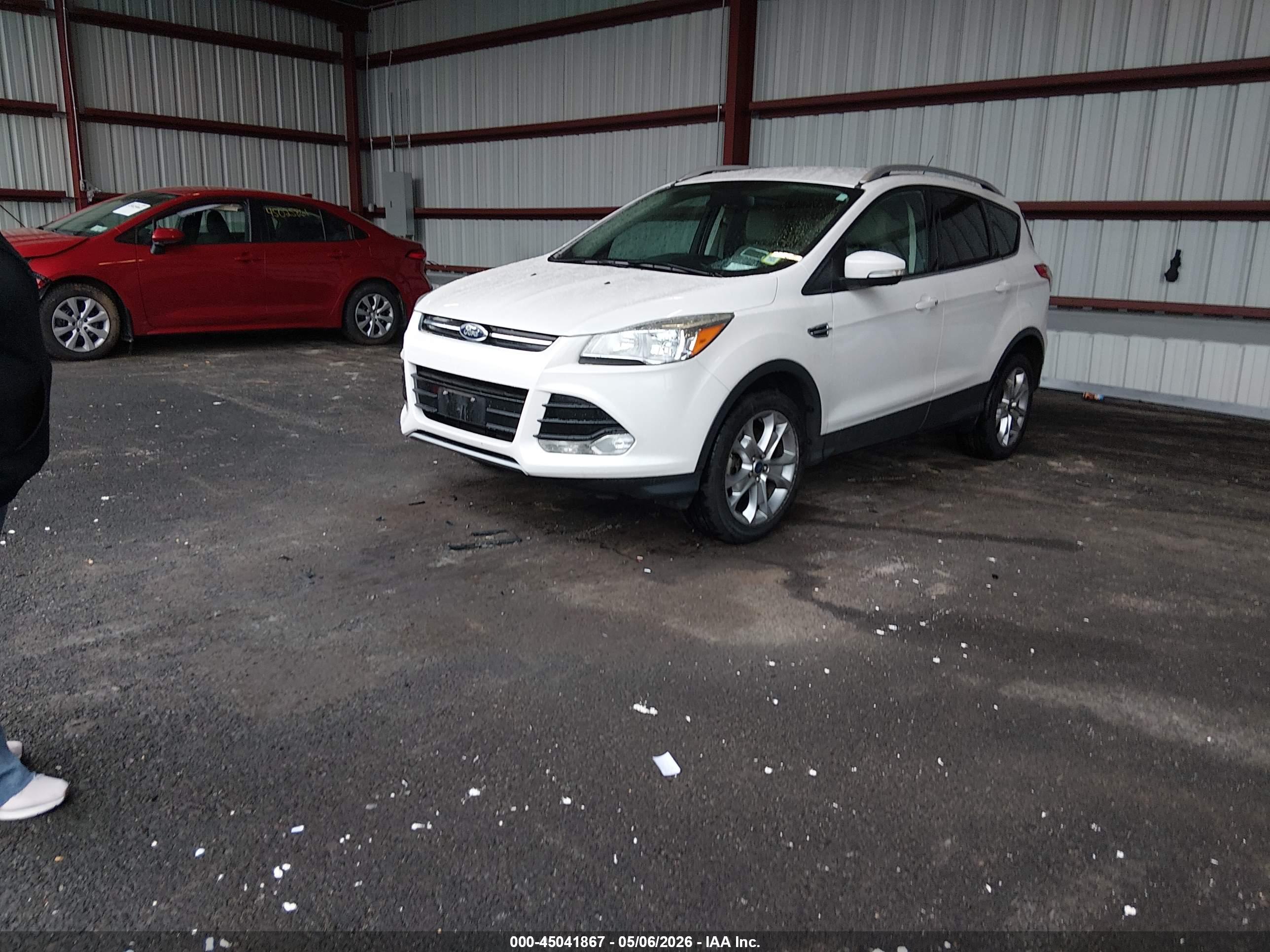 FORD ESCAPE image 2