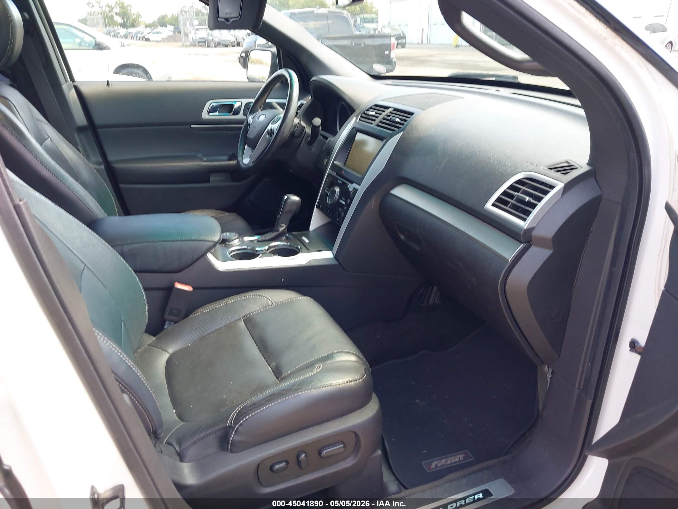FORD EXPLORER image 5