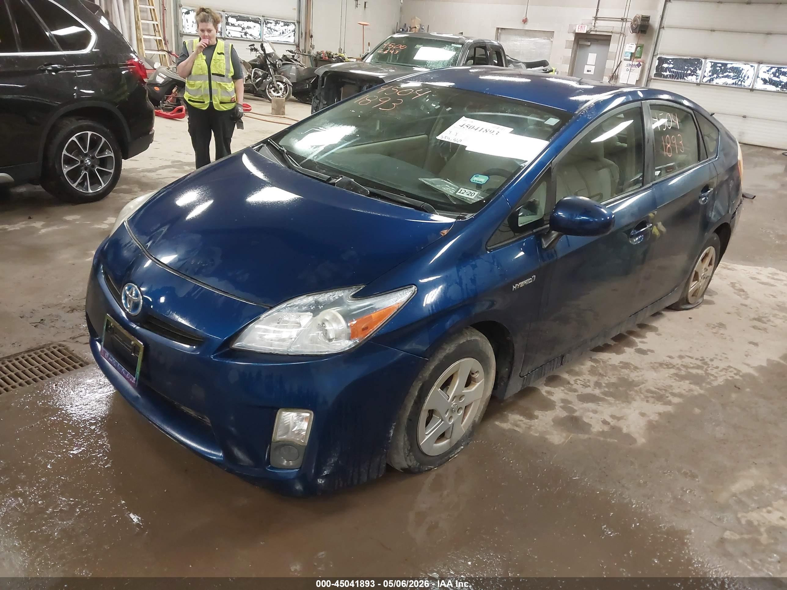 TOYOTA PRIUS image 2