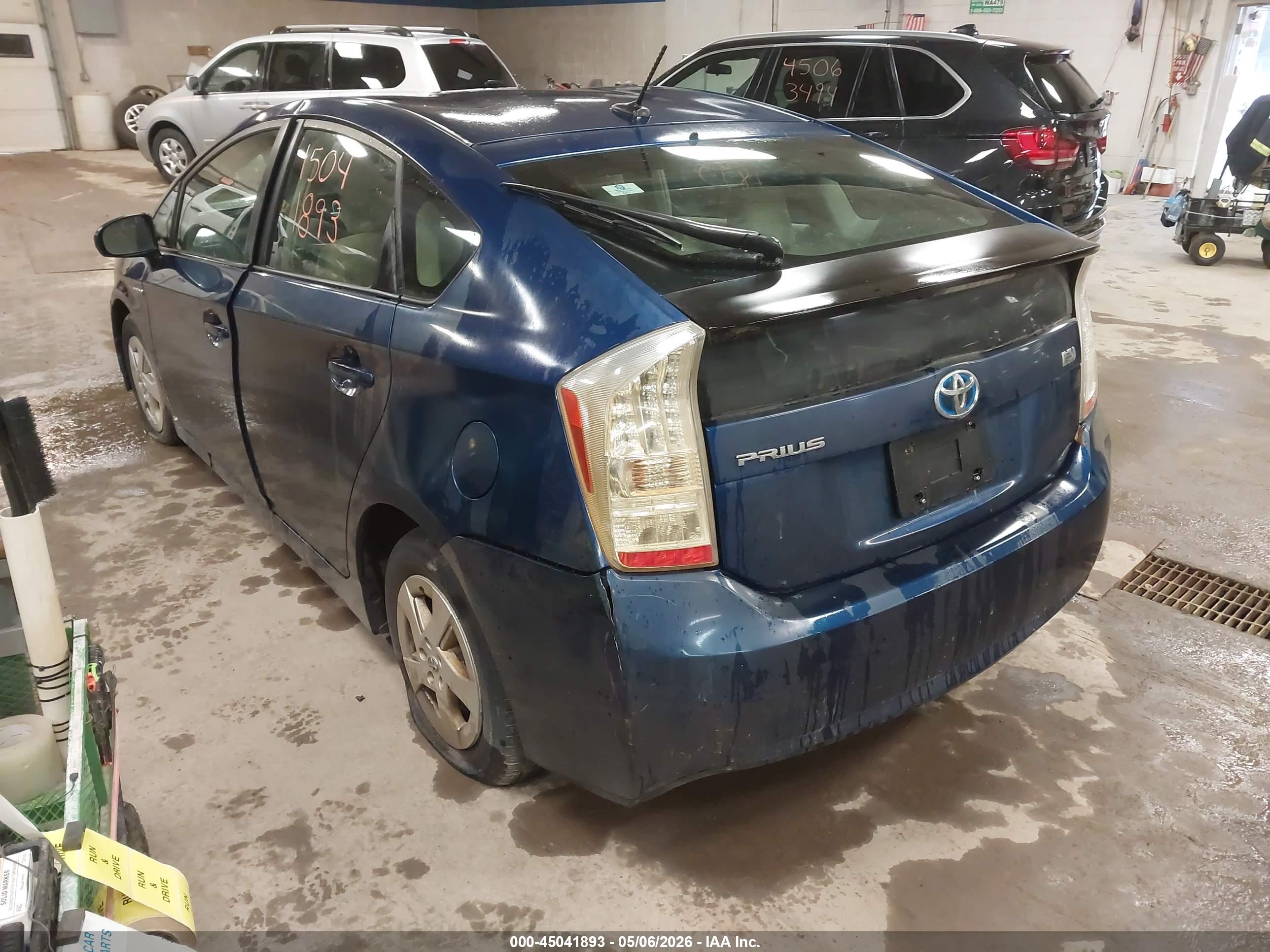 TOYOTA PRIUS image 3