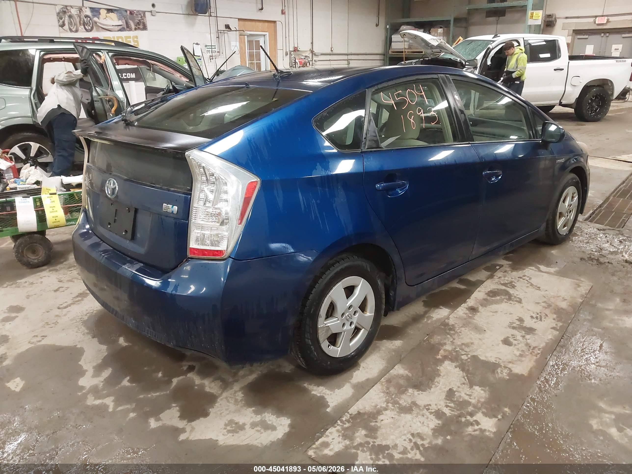 TOYOTA PRIUS image 4