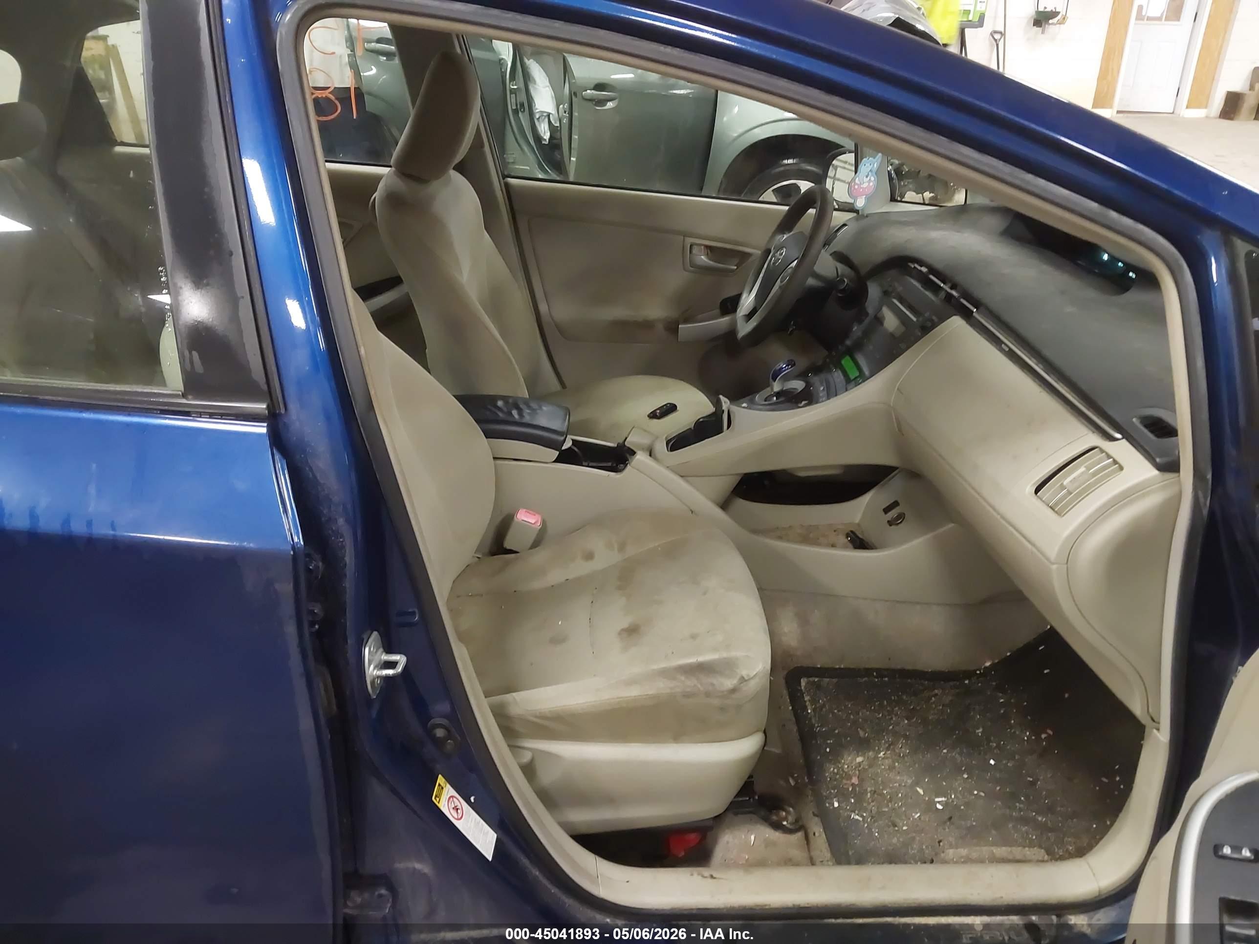 TOYOTA PRIUS image 5