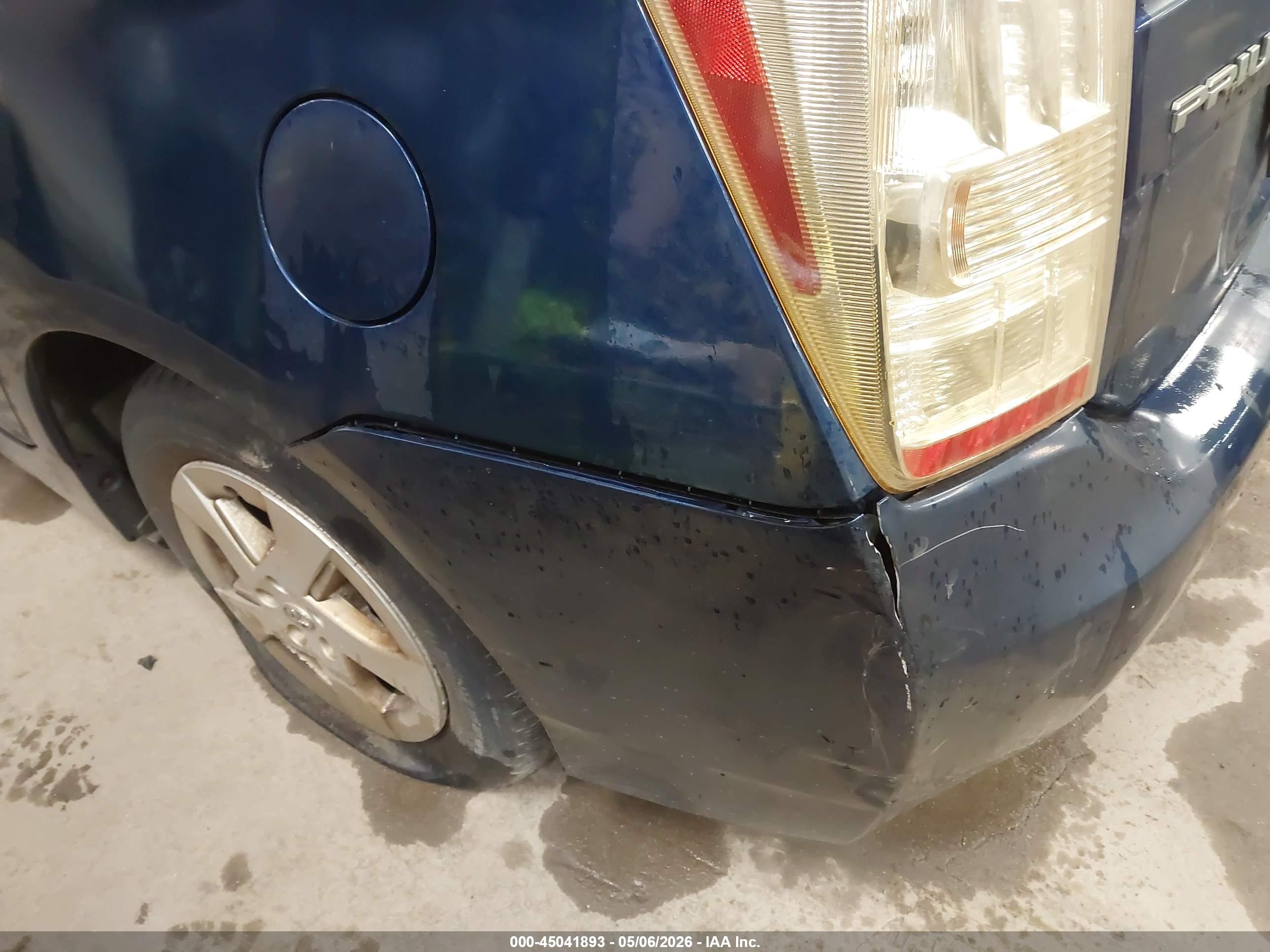 TOYOTA PRIUS image 6
