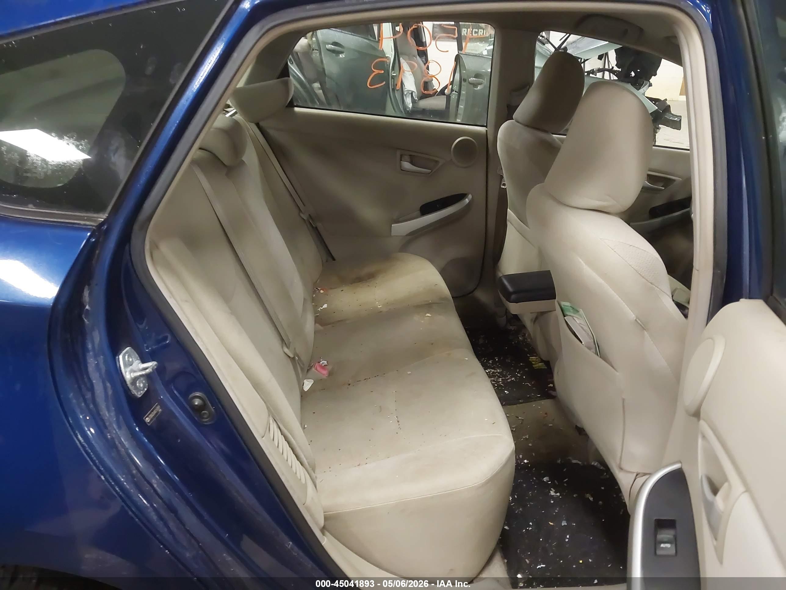 TOYOTA PRIUS image 8