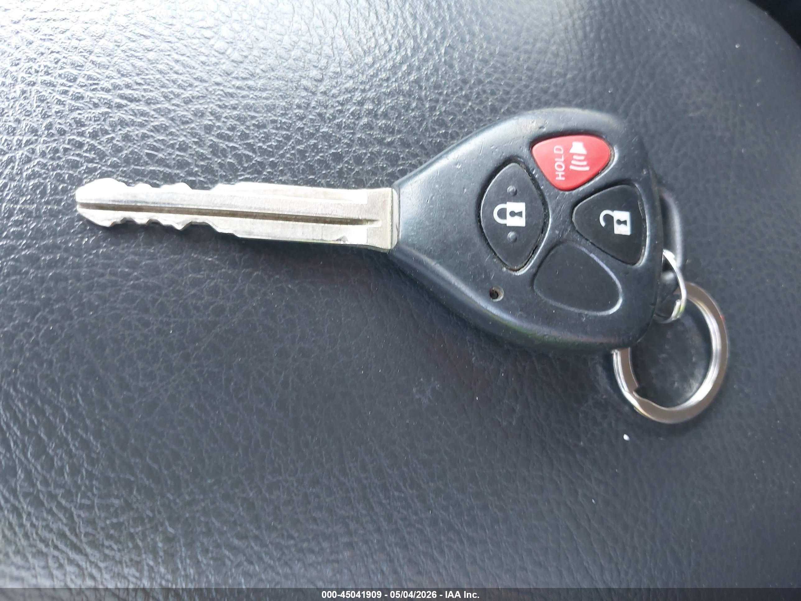 TOYOTA RAV4 image 11