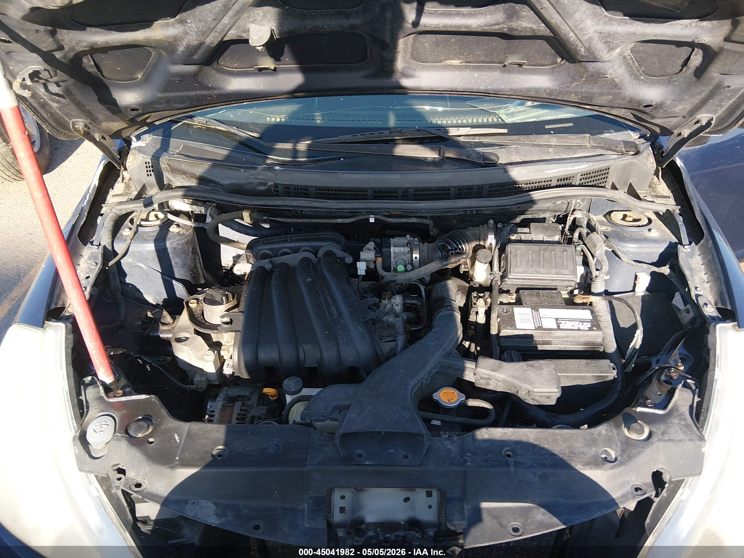 NISSAN VERSA image 10