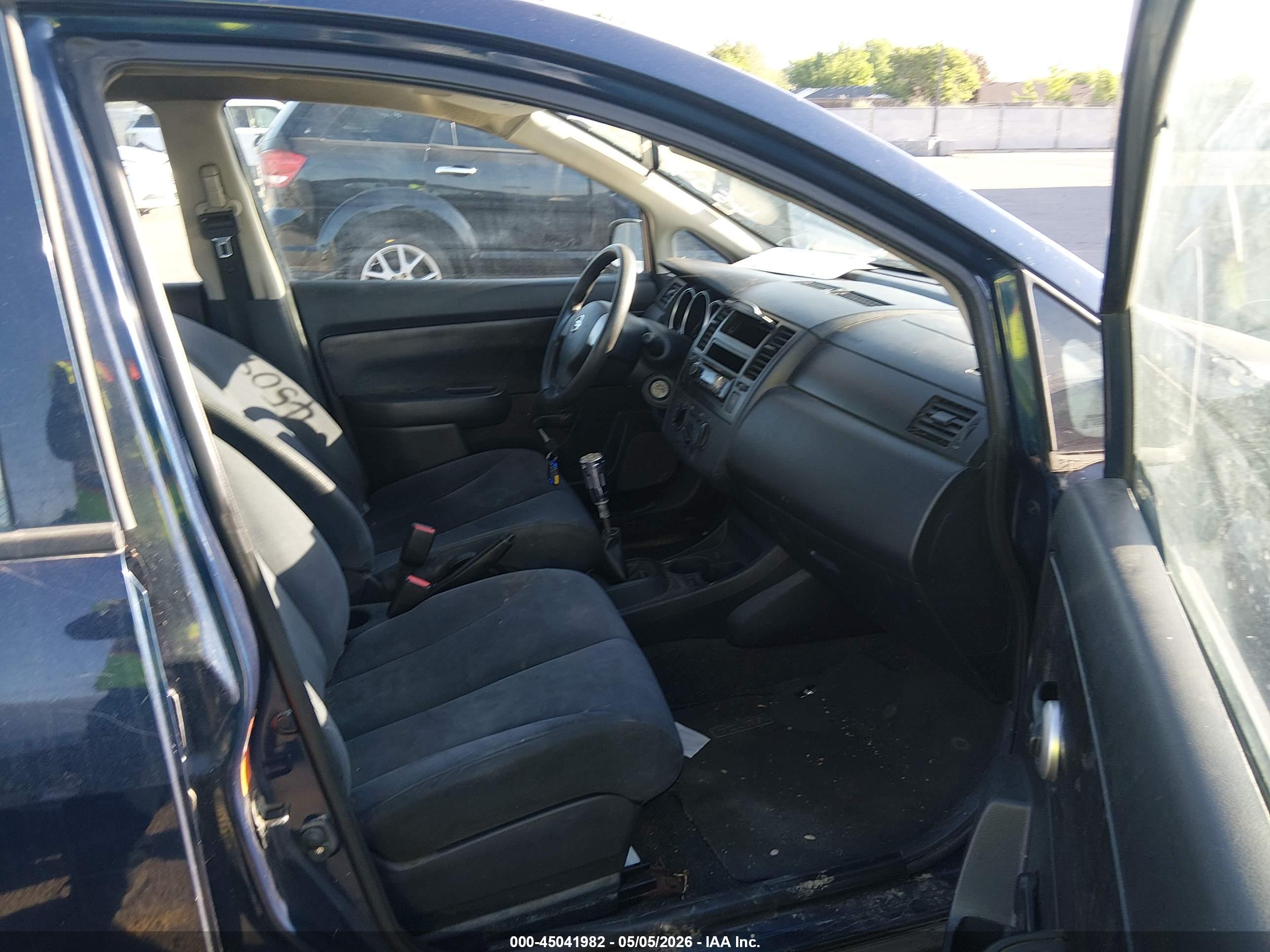 NISSAN VERSA image 5