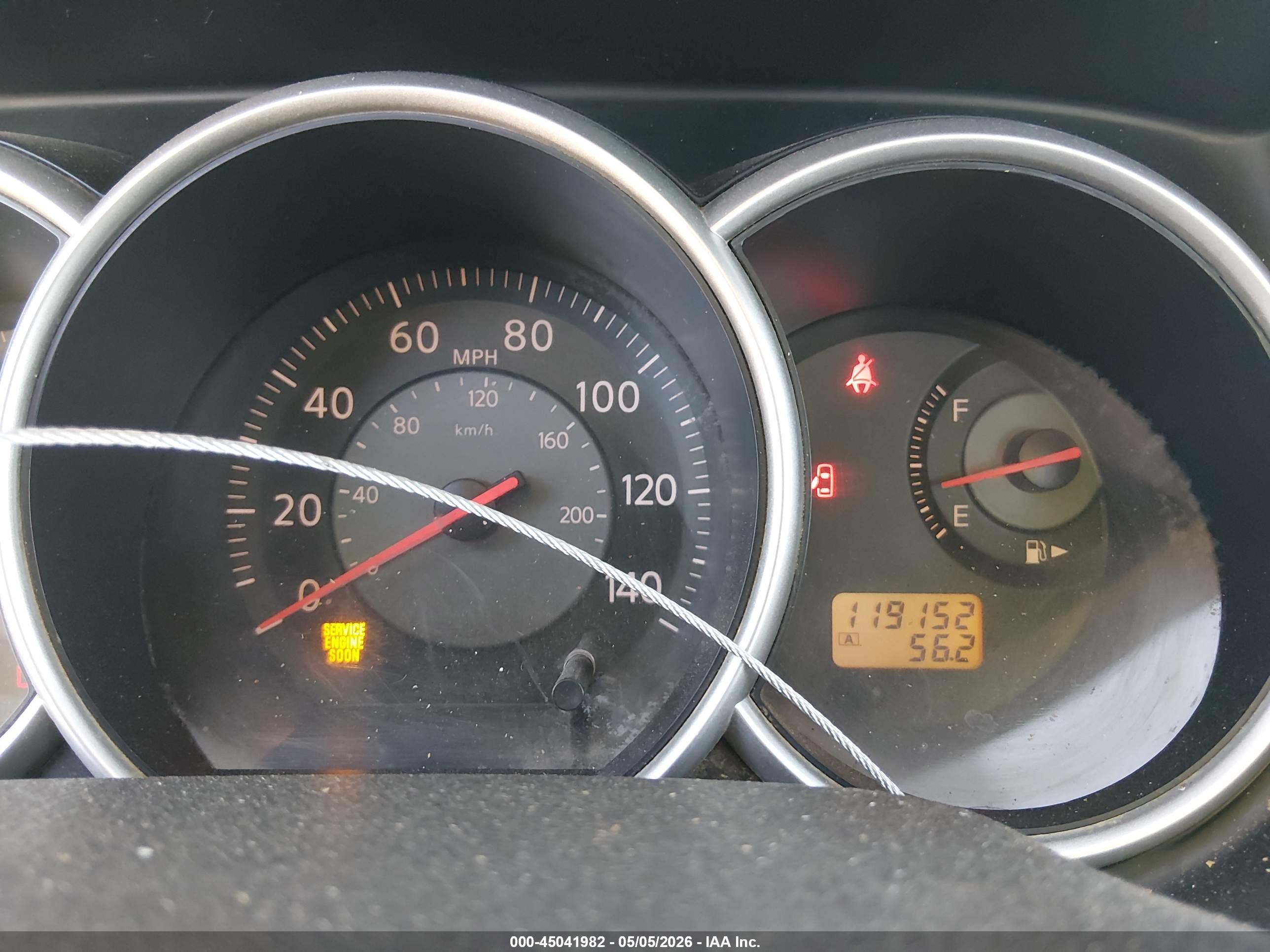 NISSAN VERSA image 7