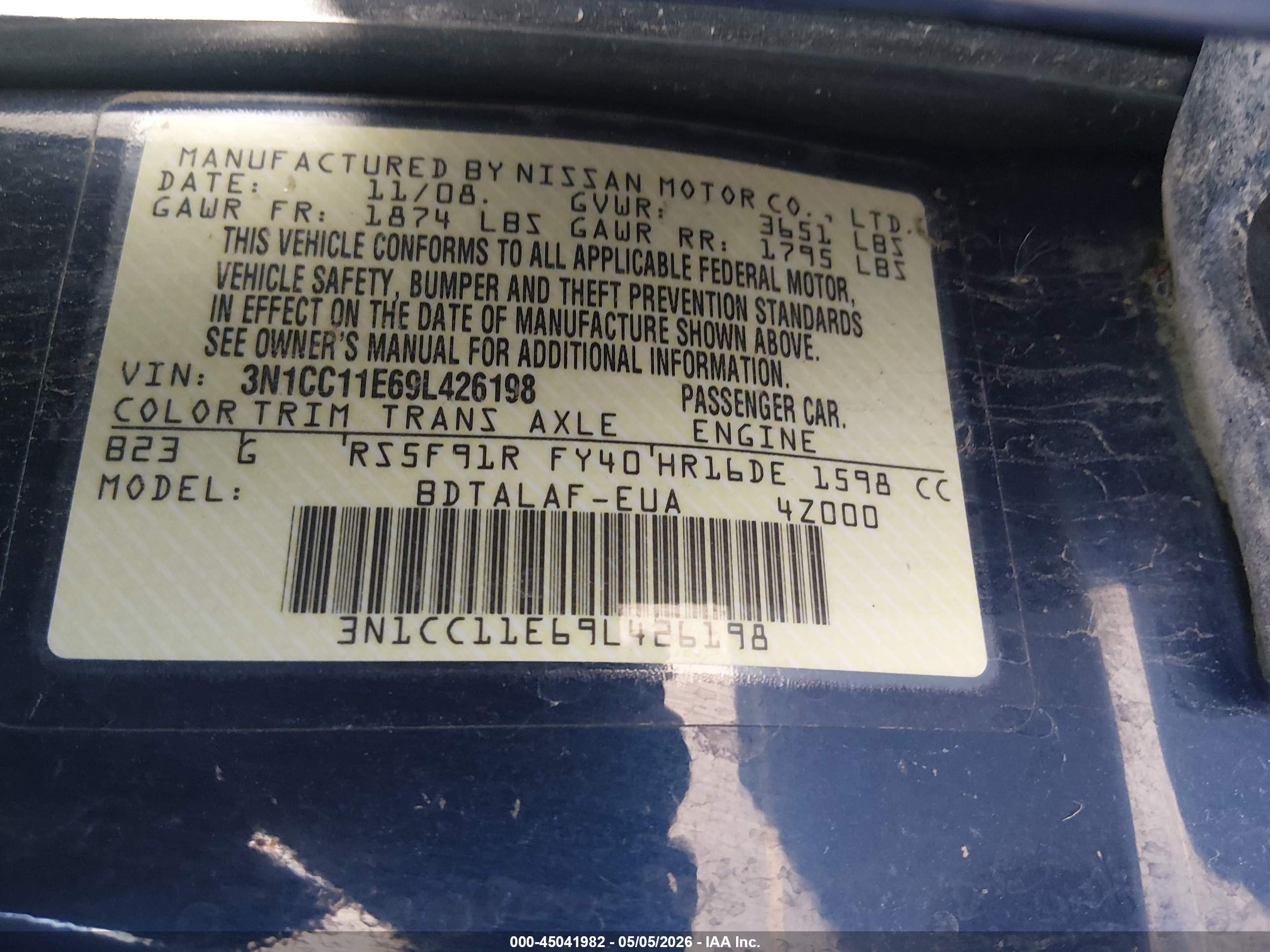 NISSAN VERSA image 9