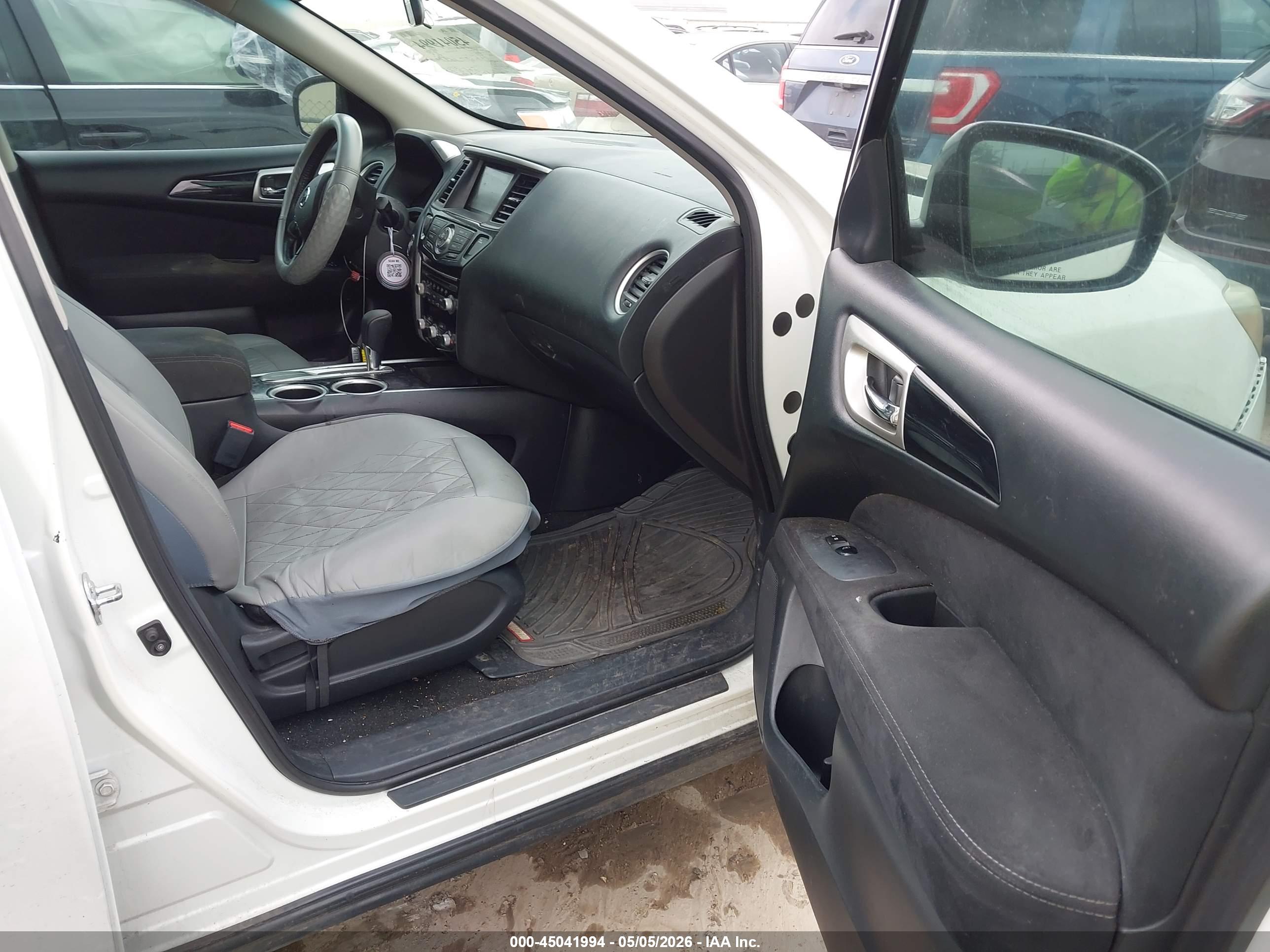 NISSAN PATHFINDER image 5