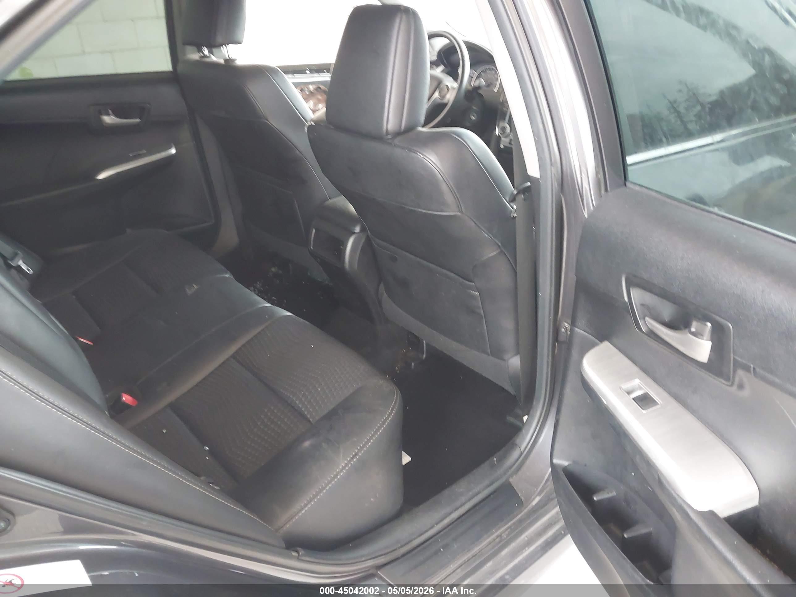 TOYOTA CAMRY image 8