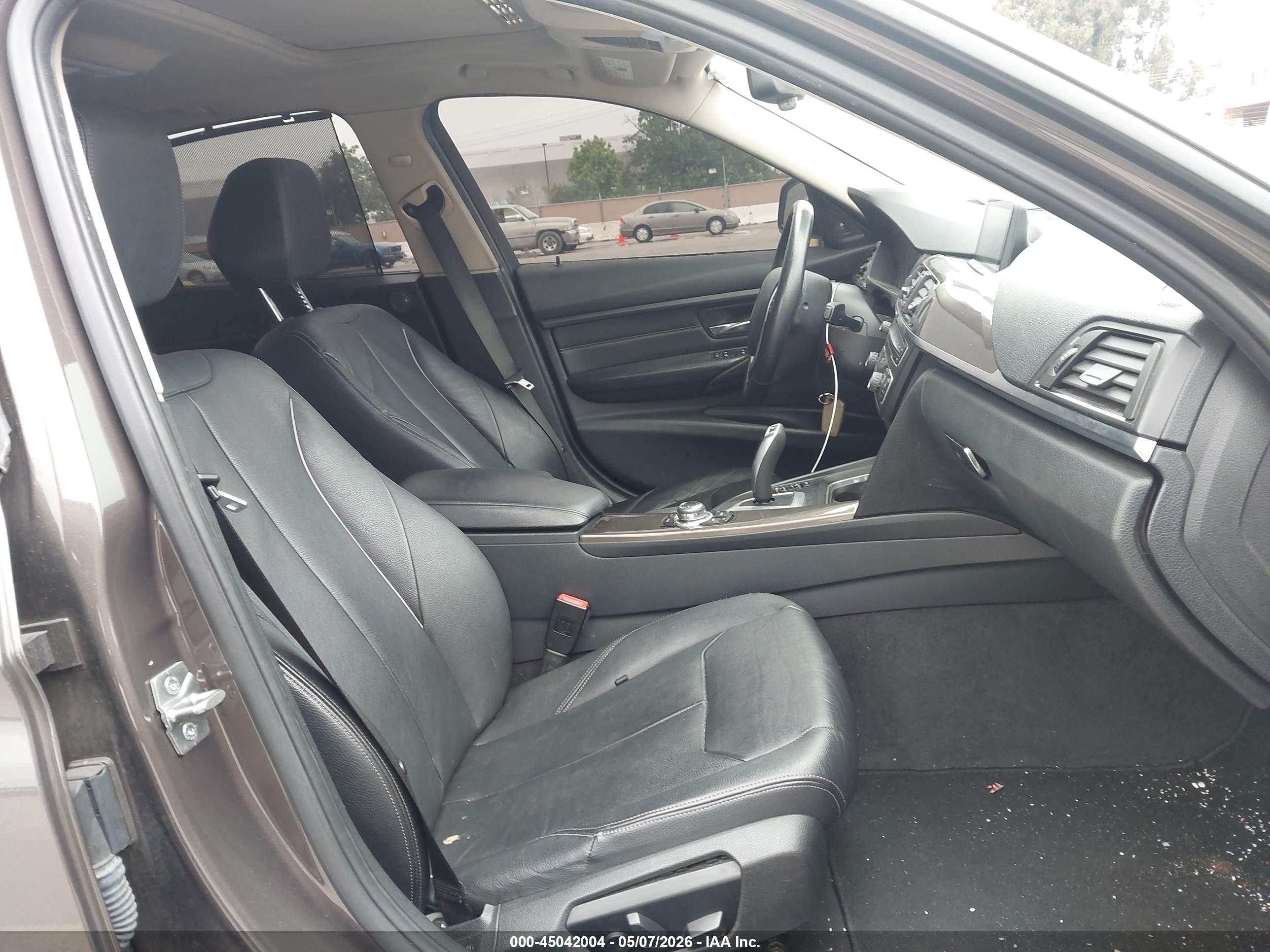 BMW 335I image 5