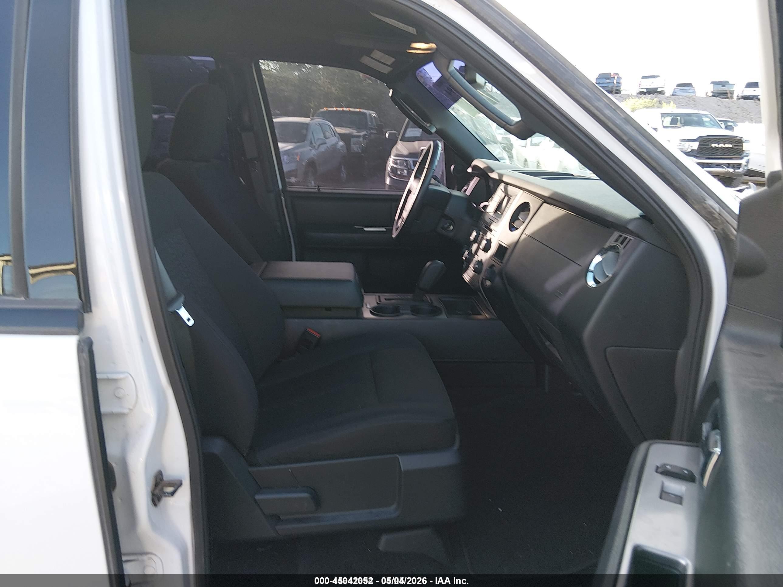 FORD EXPEDITION image 5
