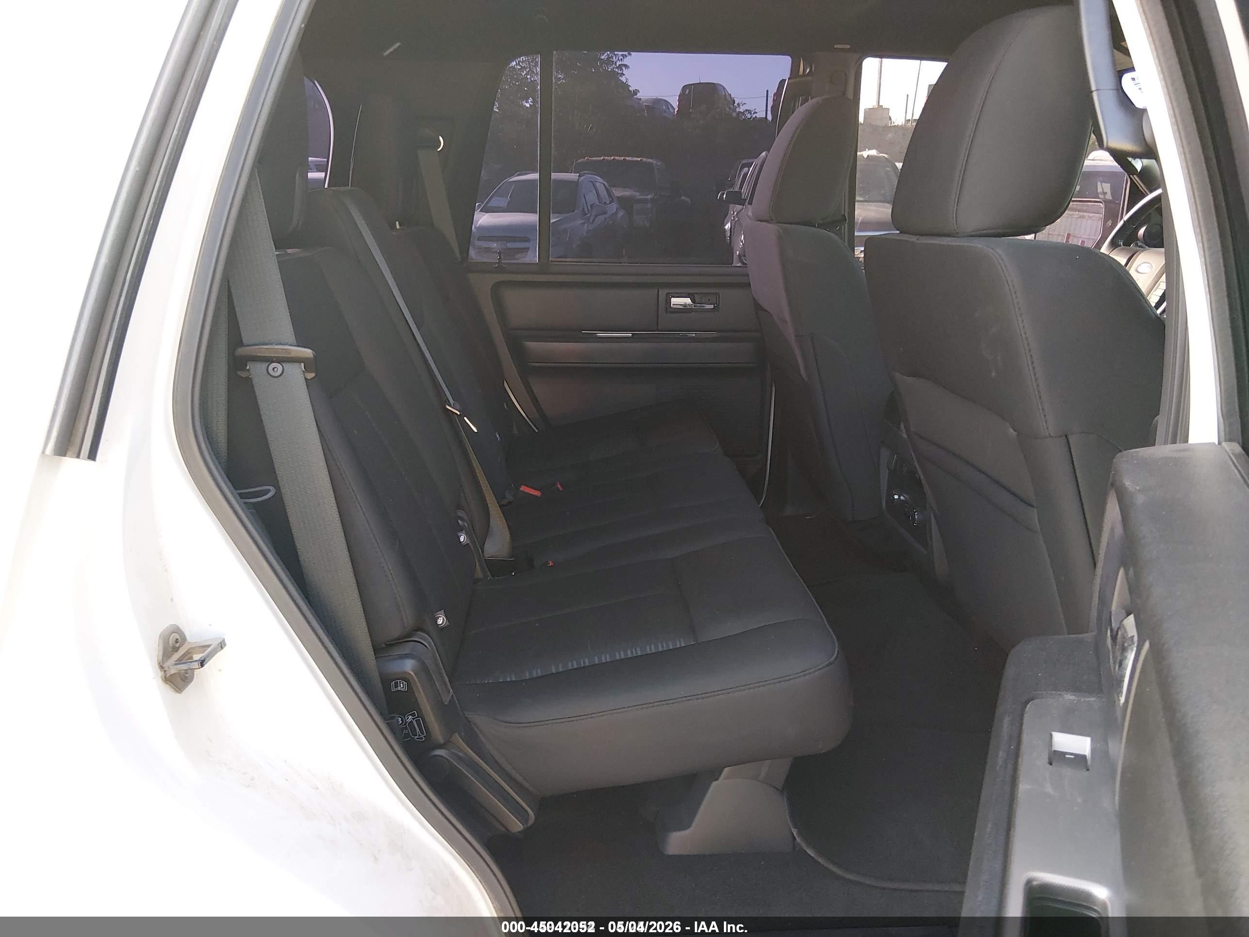 FORD EXPEDITION image 8