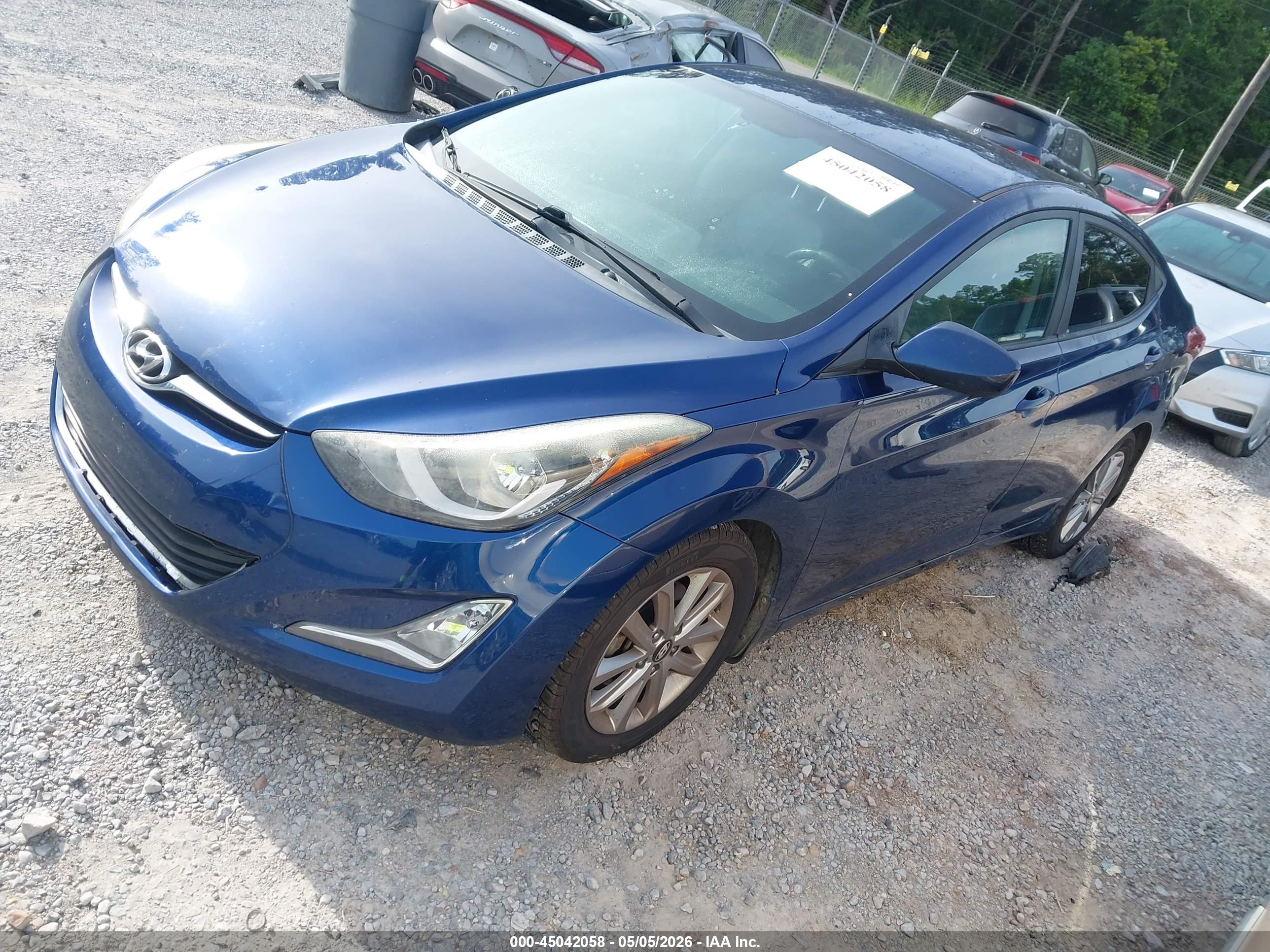 HYUNDAI ELANTRA image 2
