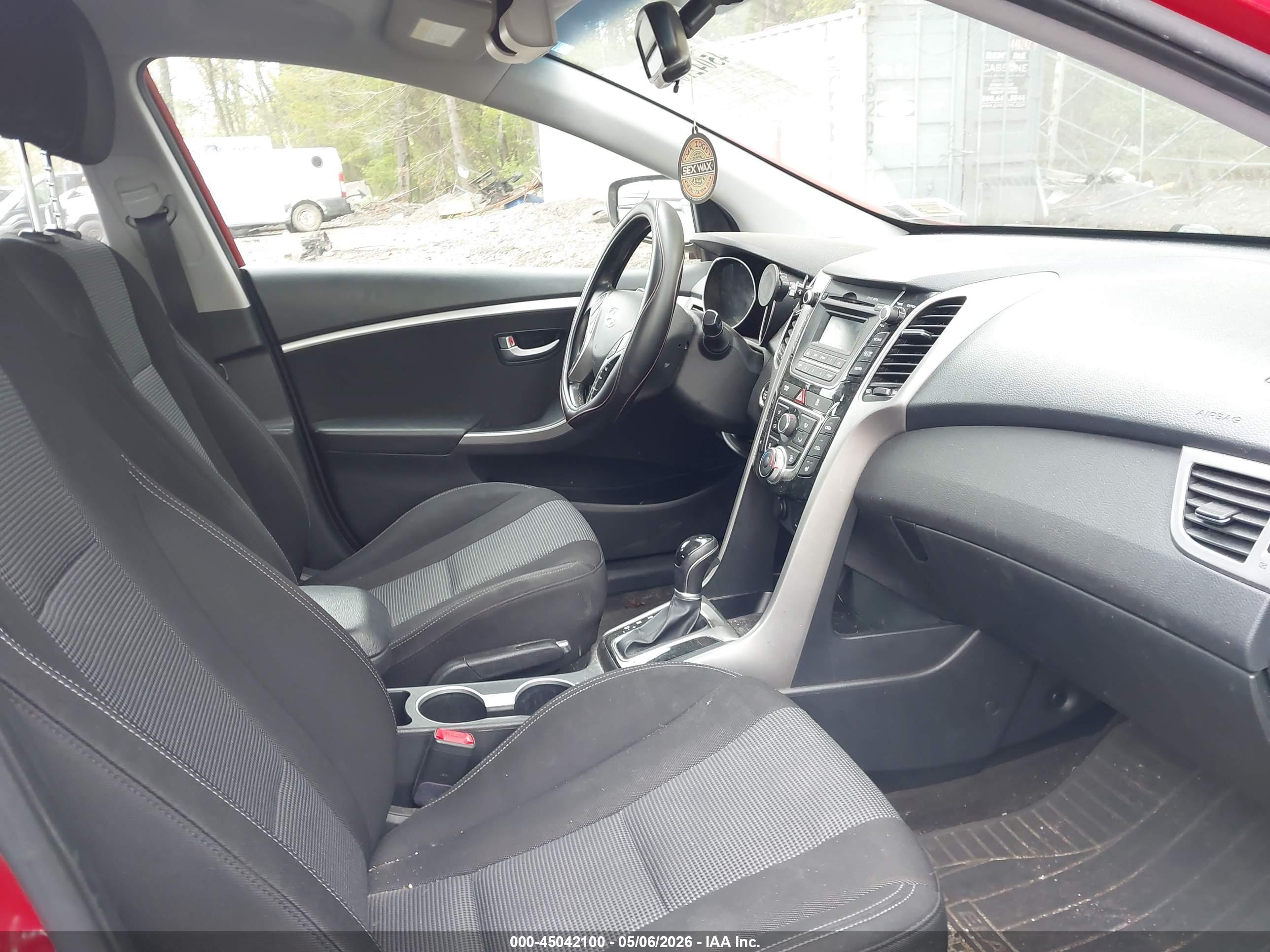 HYUNDAI ELANTRA image 5