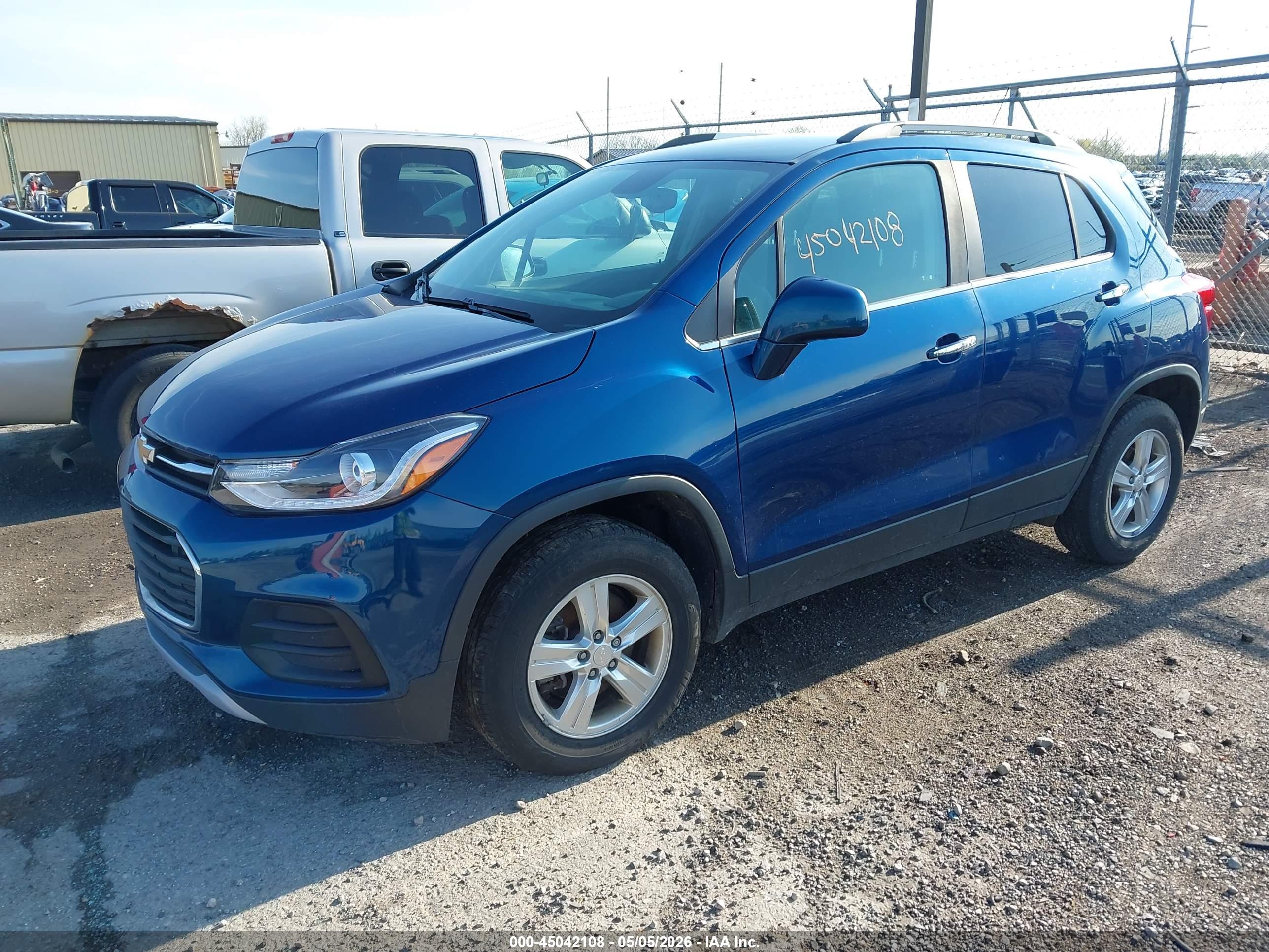 CHEVROLET TRAX image 2
