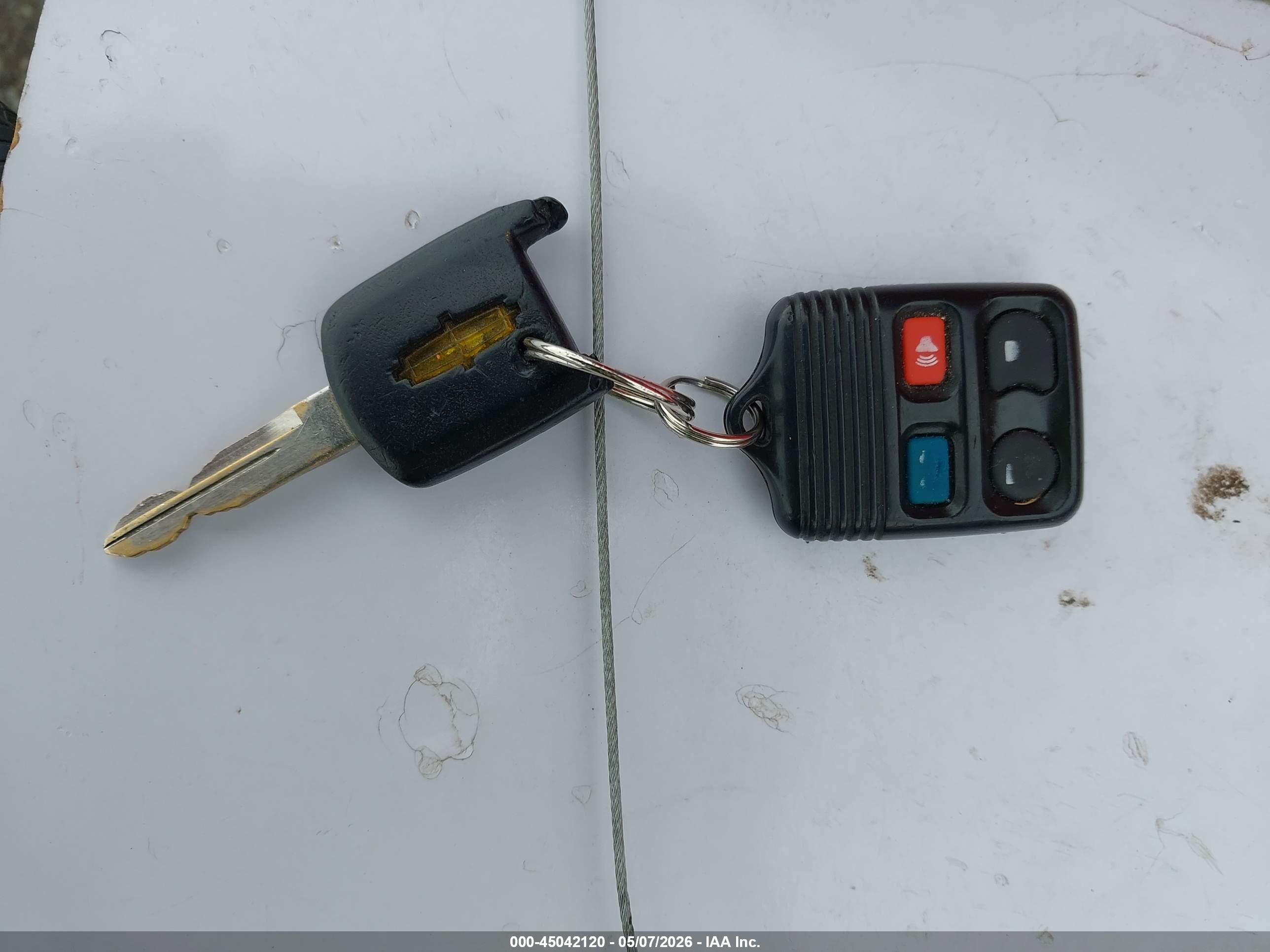 LINCOLN TOWN image 11