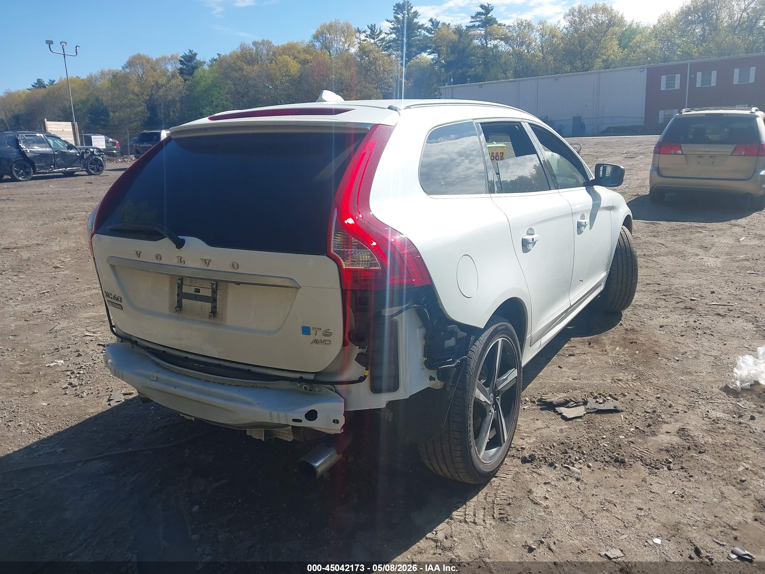 VOLVO XC60 image 4