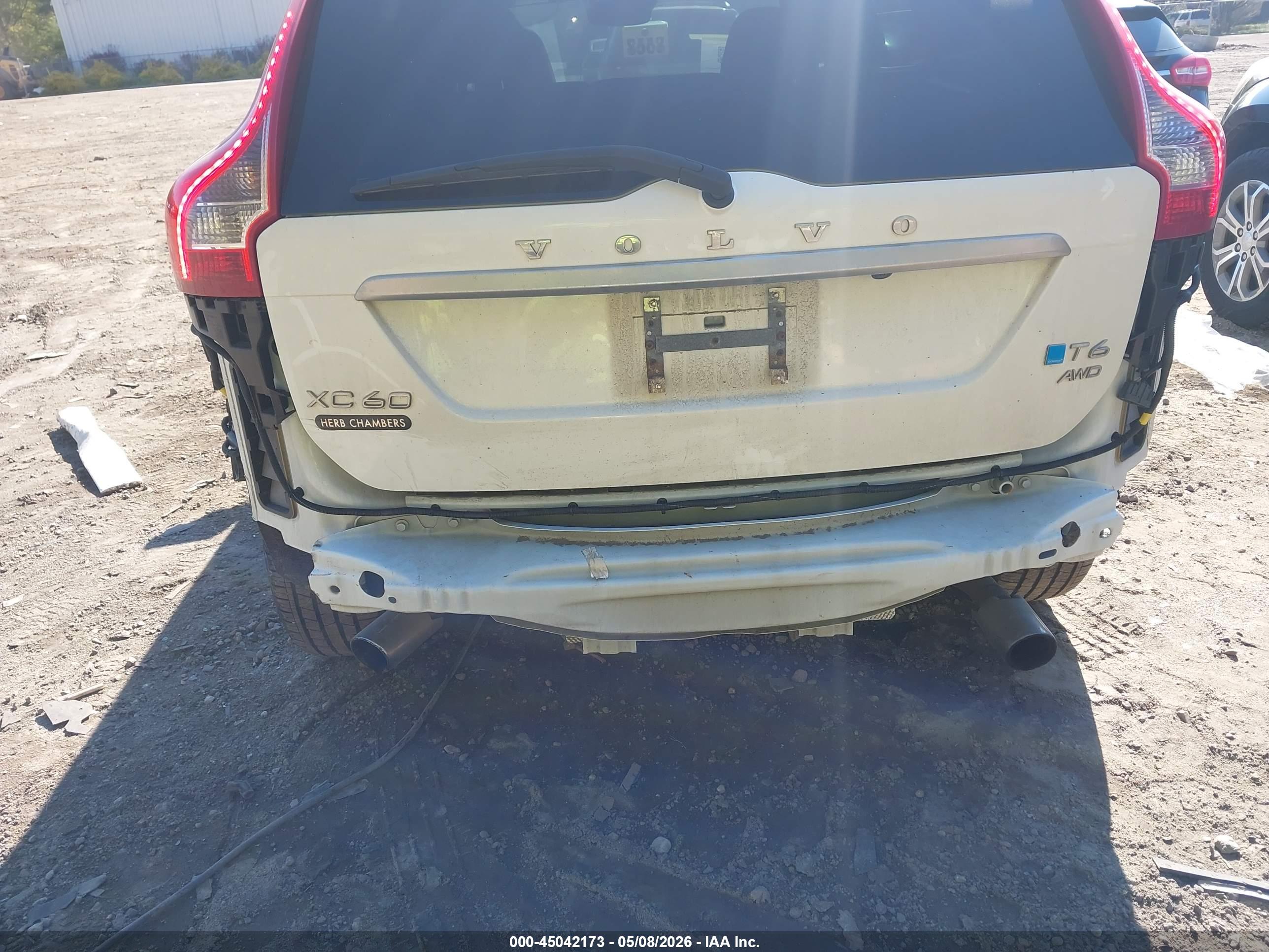 VOLVO XC60 image 6