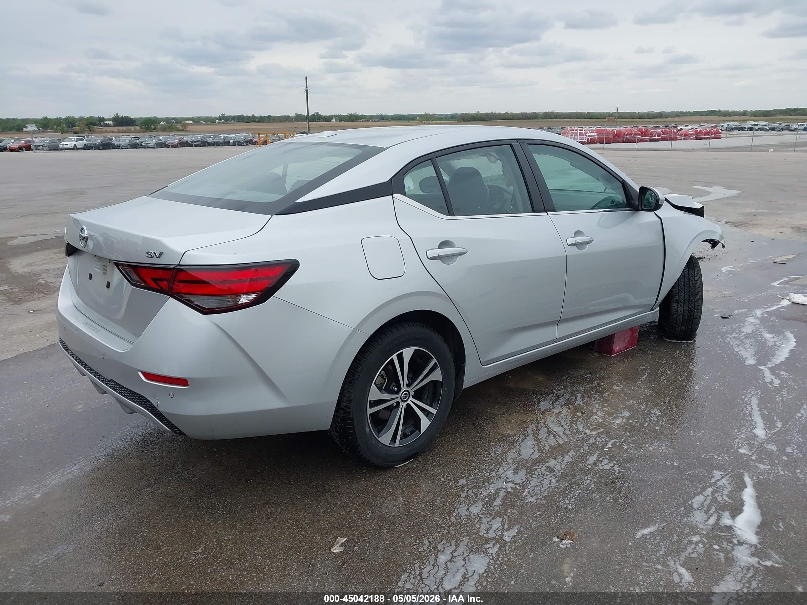 NISSAN SENTRA image 4