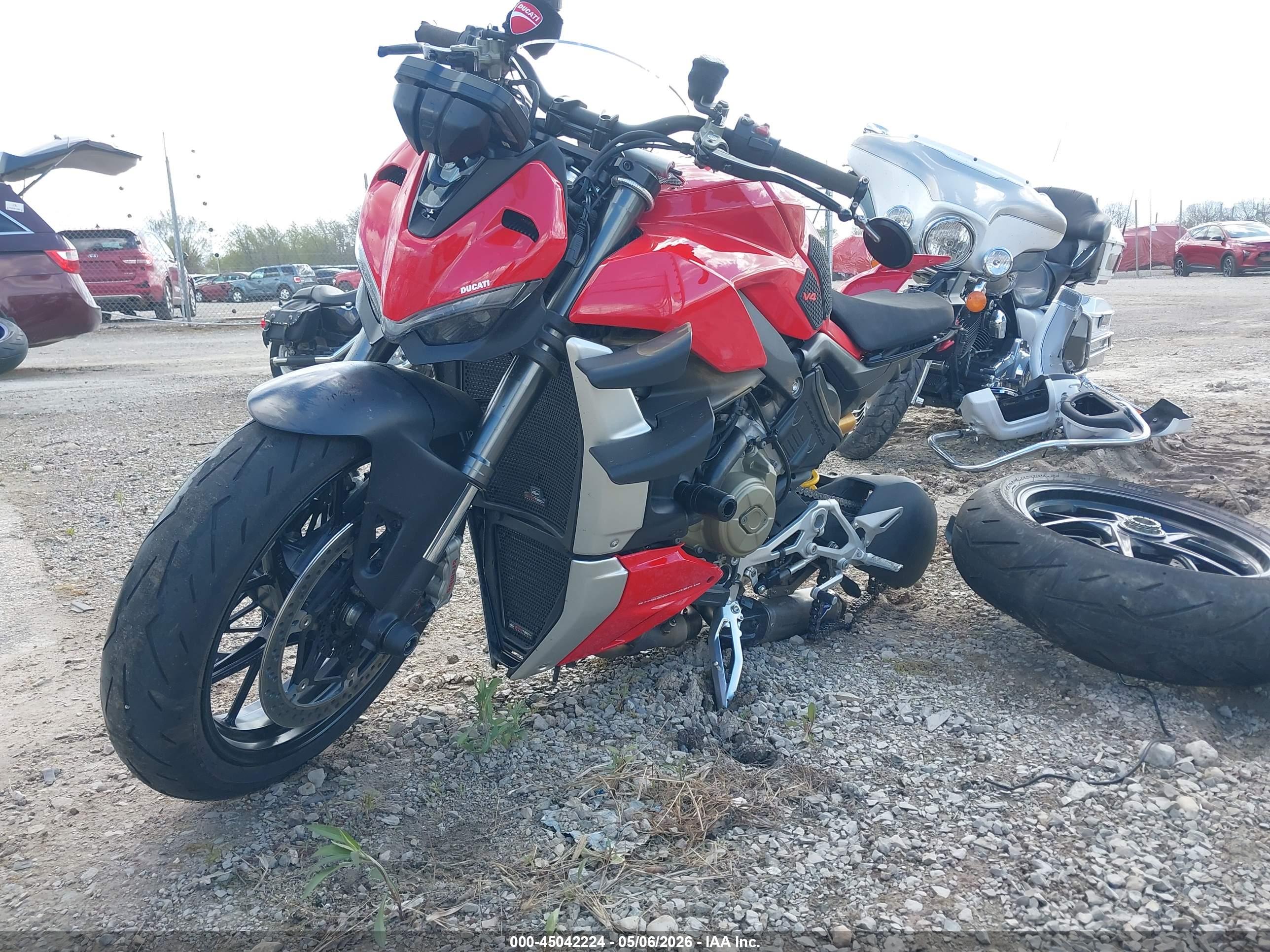 DUCATI STREETFIGHTER image 2
