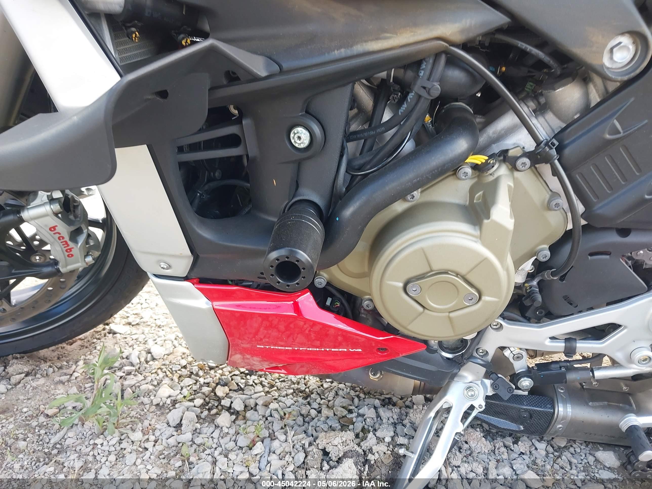 DUCATI STREETFIGHTER image 9