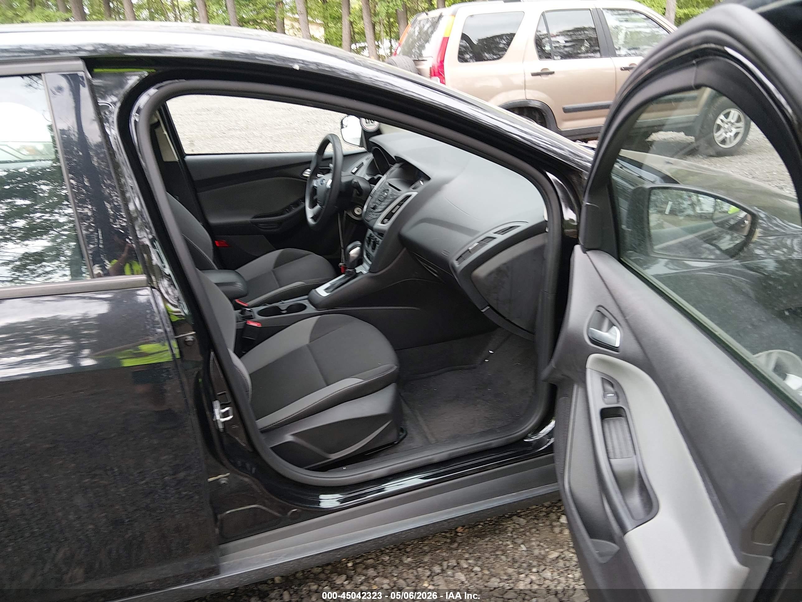 FORD FOCUS image 5