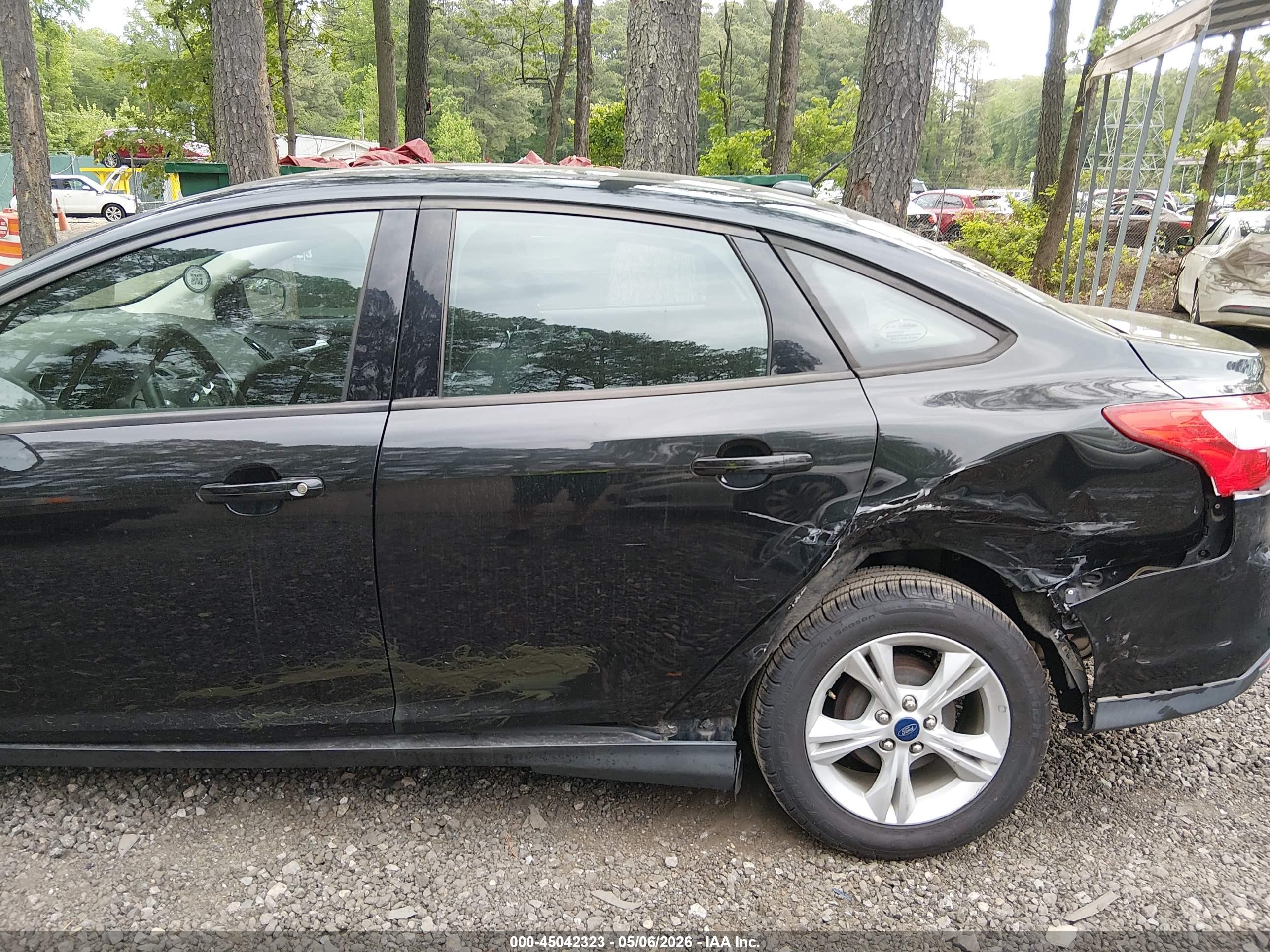 FORD FOCUS image 6