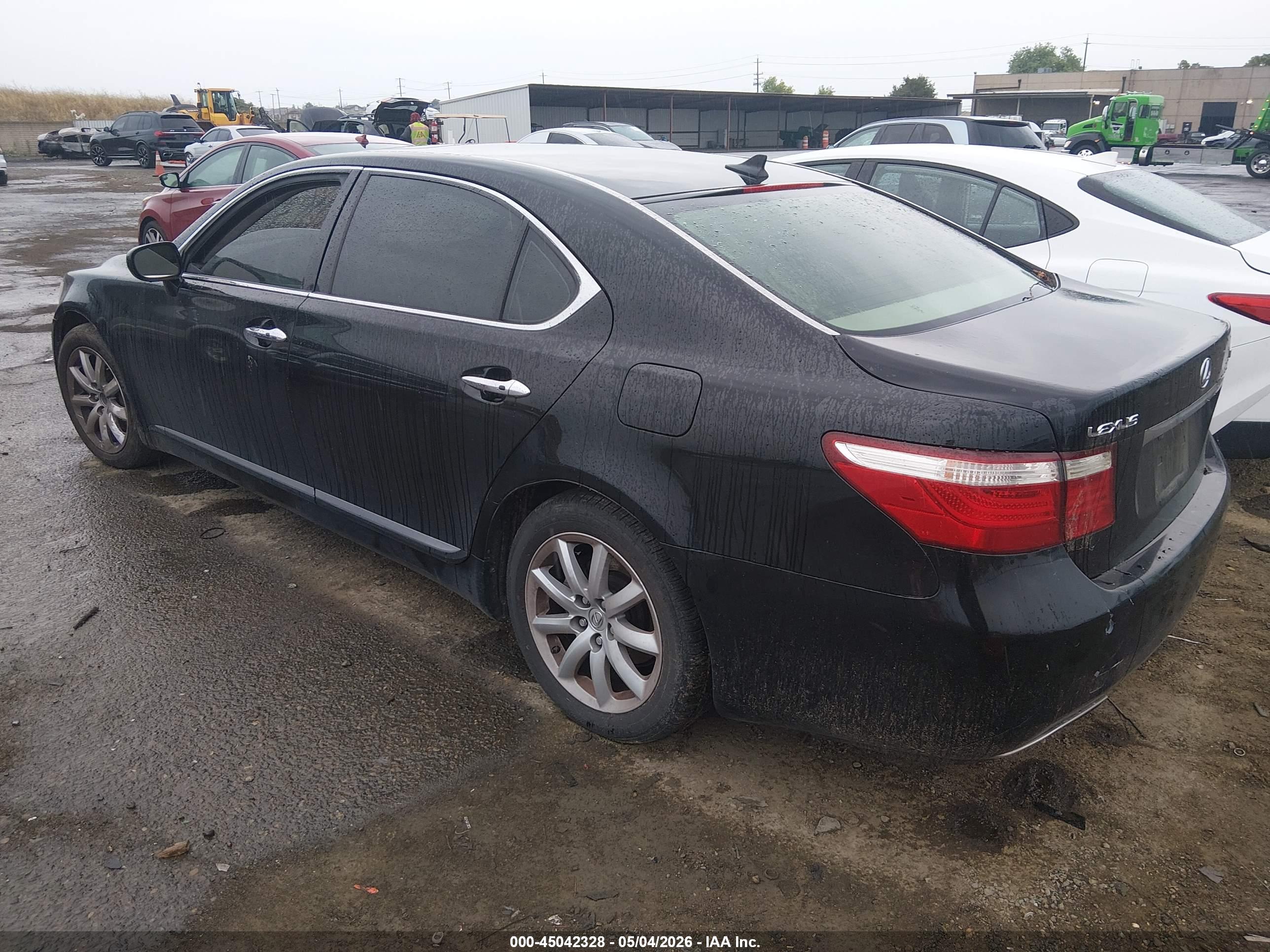 LEXUS LS image 3
