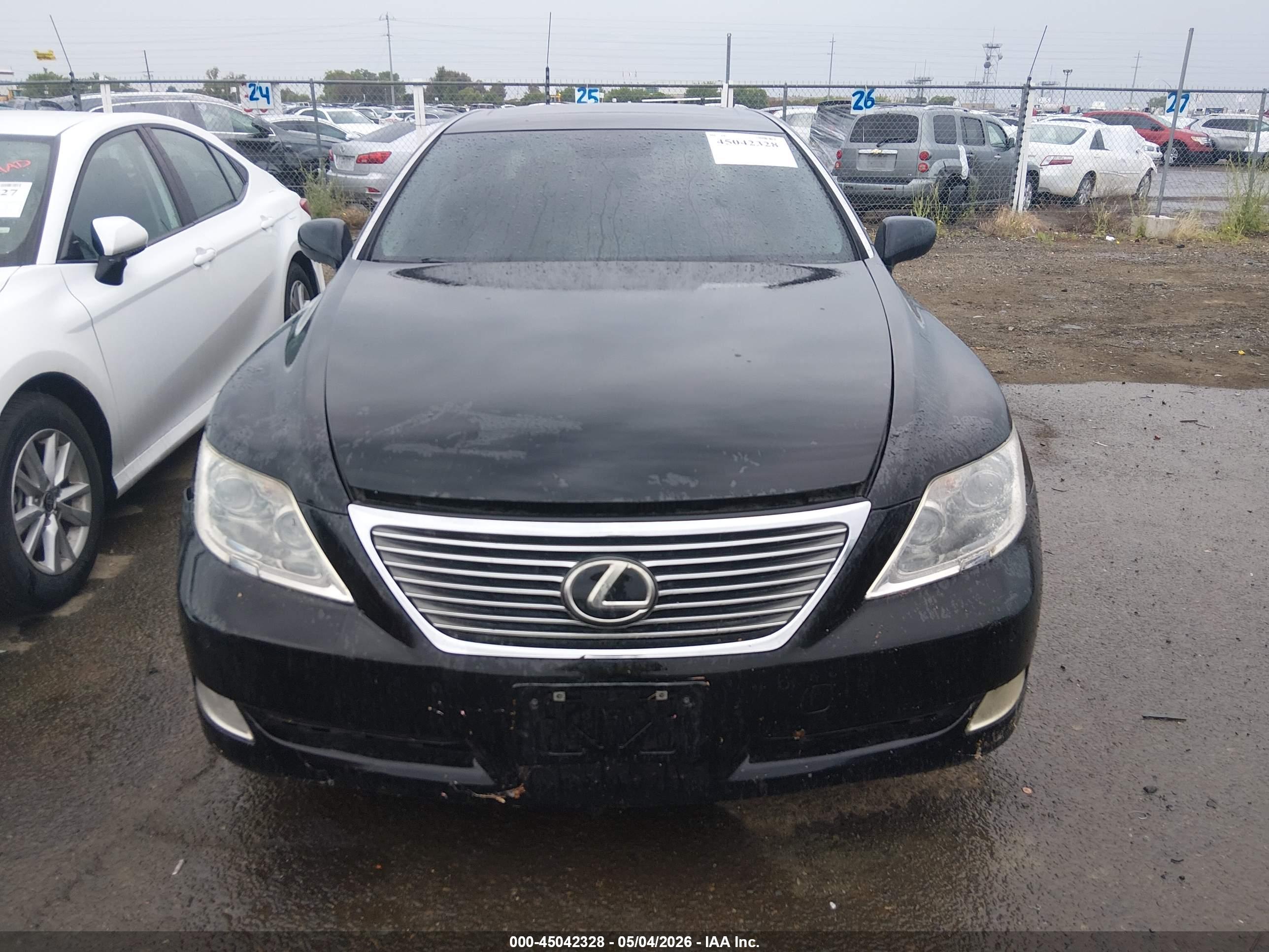 LEXUS LS image 6