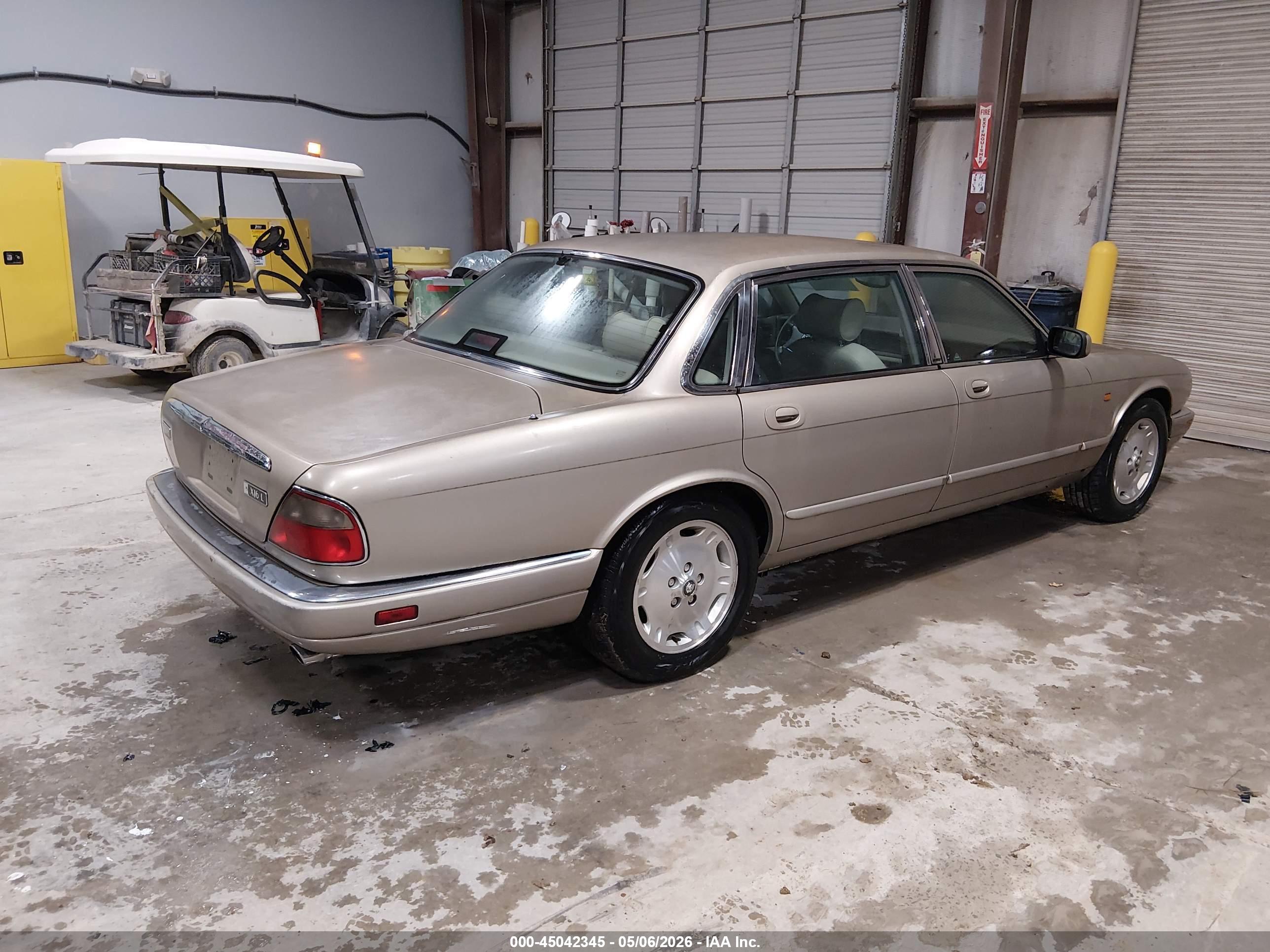 JAGUAR XJ6 image 4