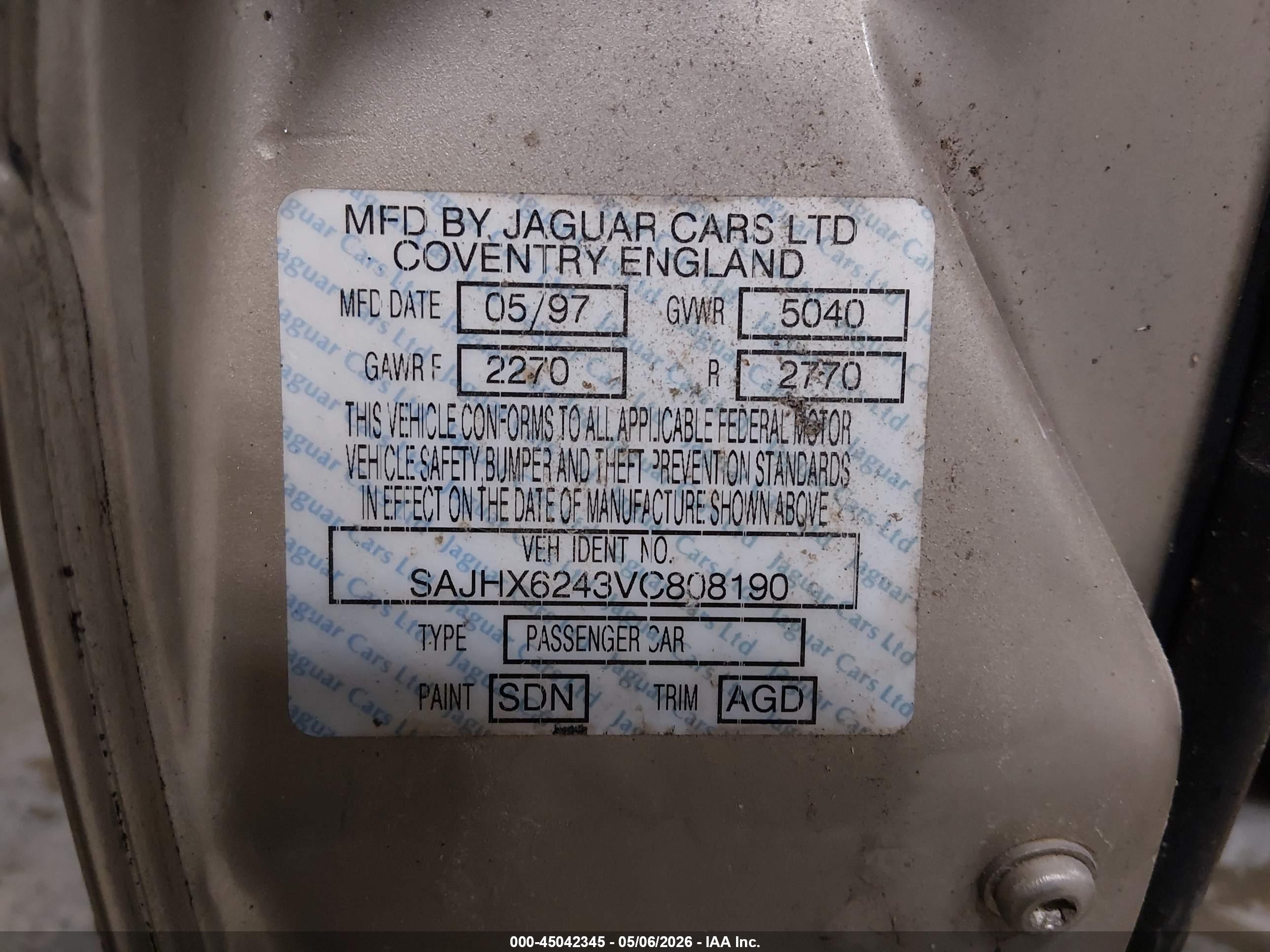 JAGUAR XJ6 image 9