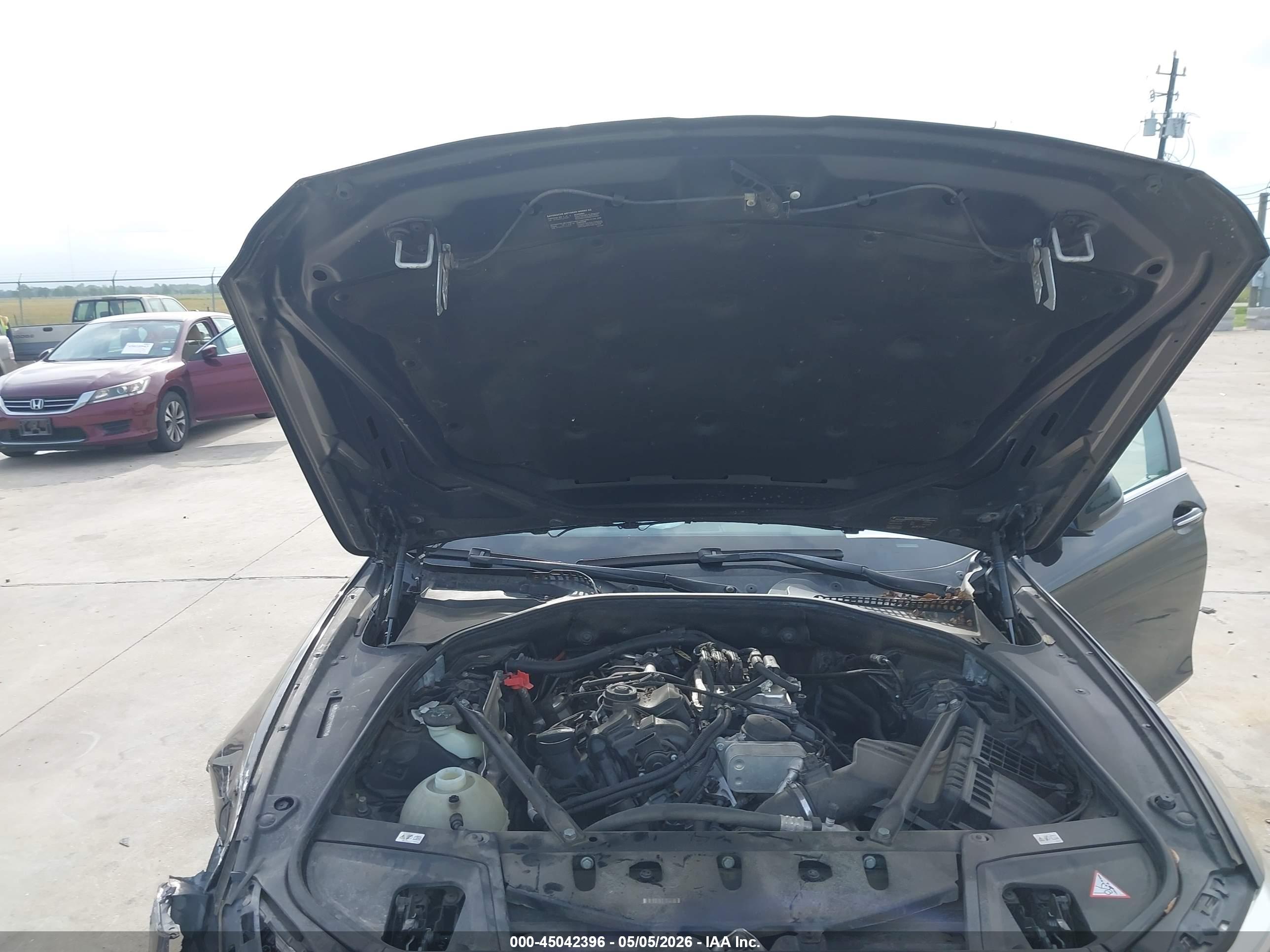 BMW 528I image 10
