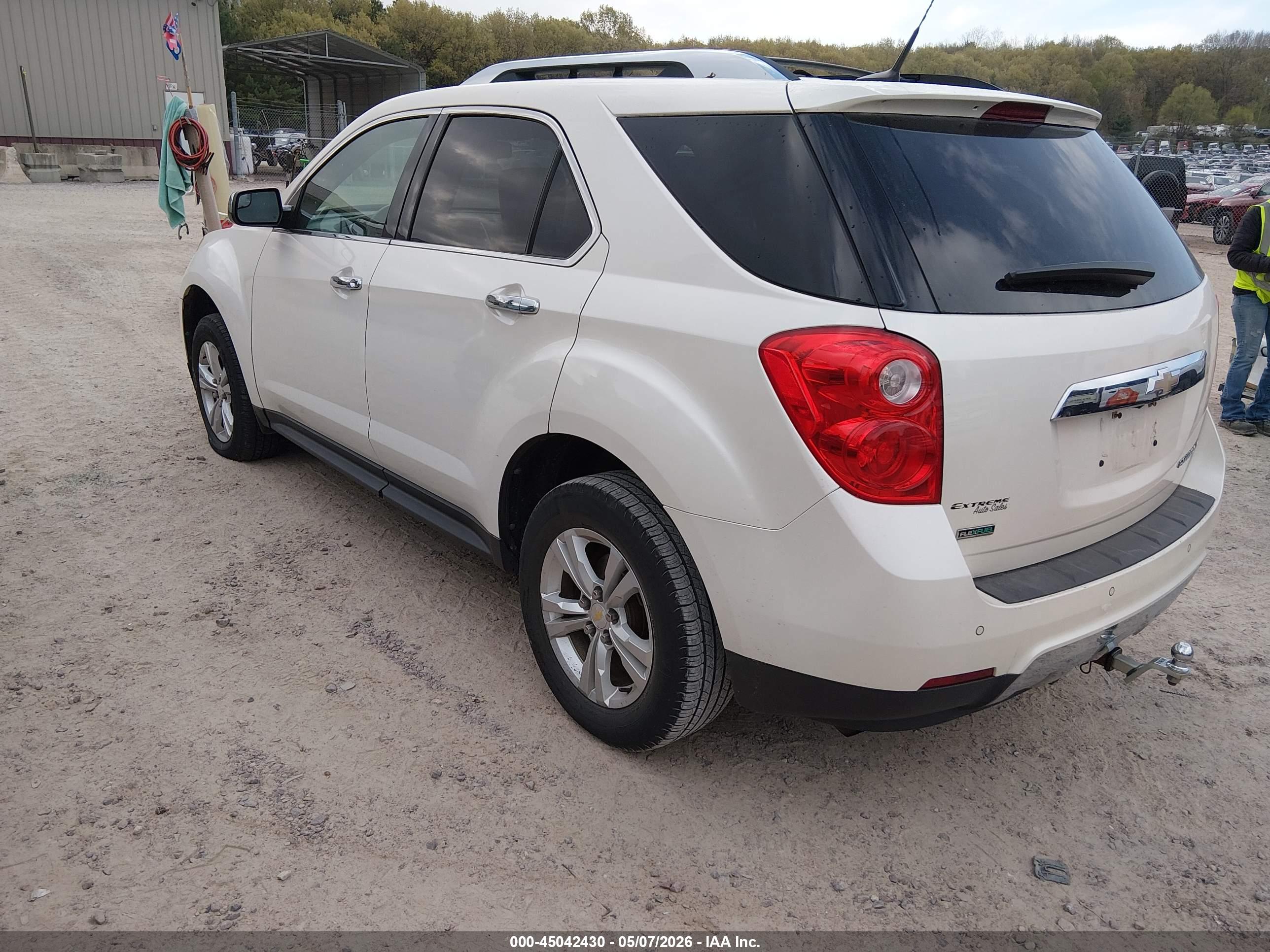 CHEVROLET EQUINOX image 3