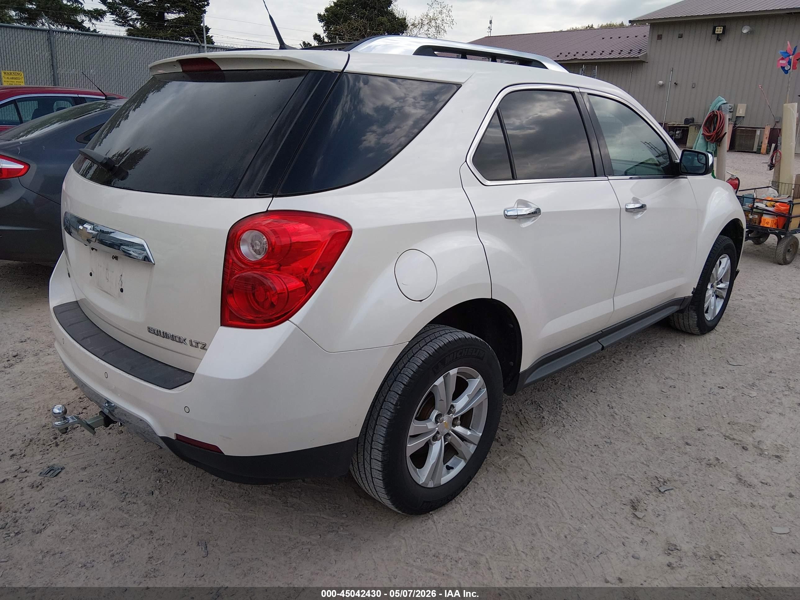 CHEVROLET EQUINOX image 4