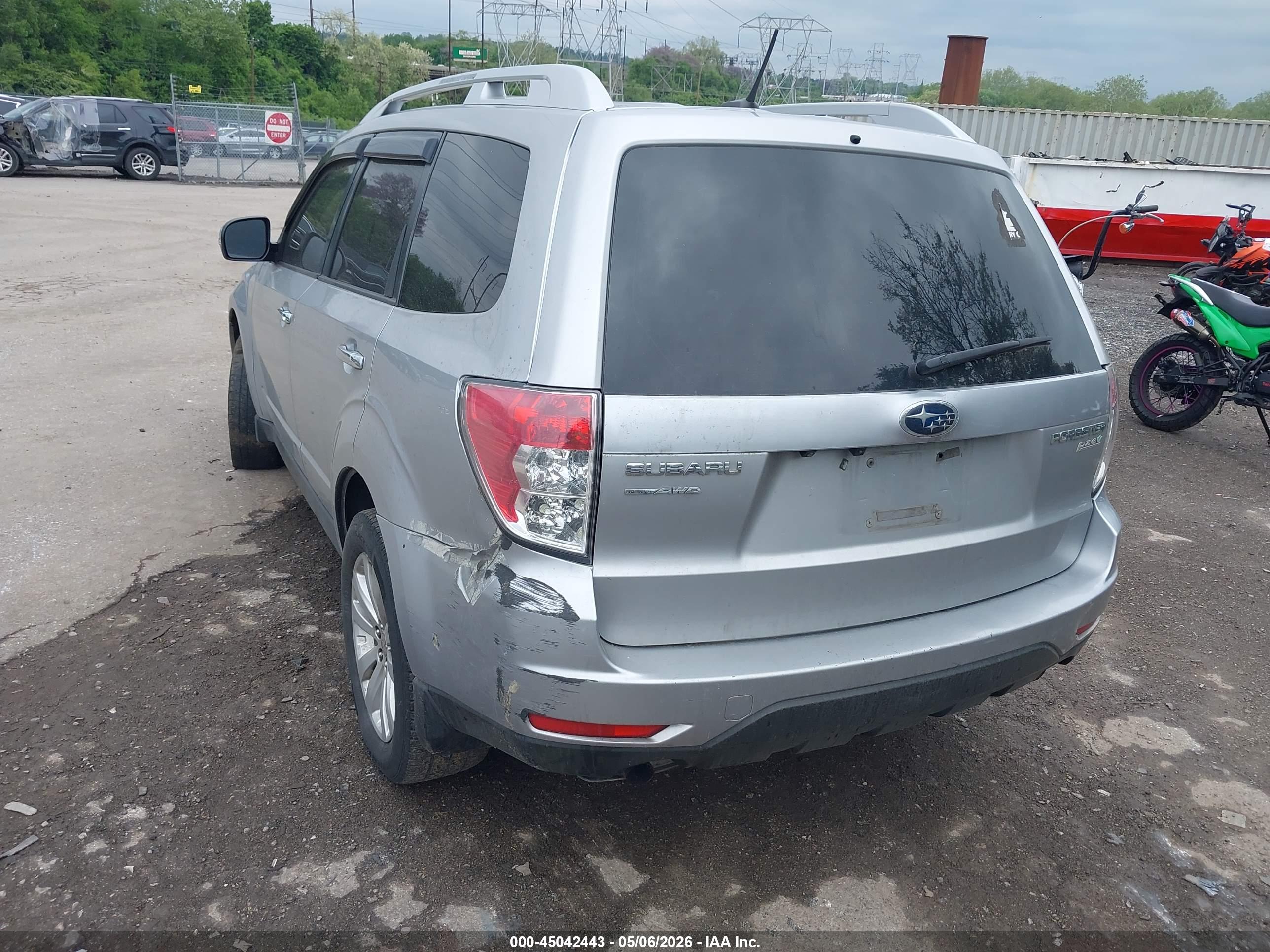 SUBARU FORESTER image 3