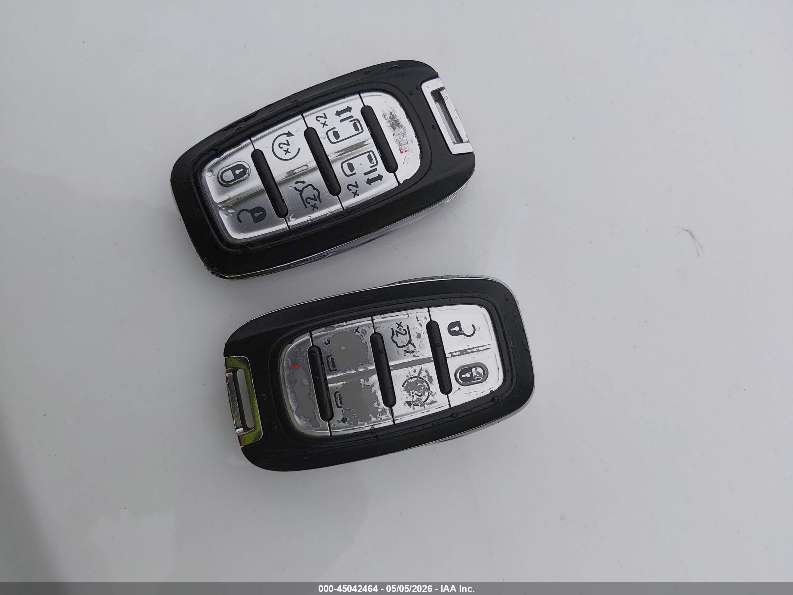 CHRYSLER PACIFICA image 11