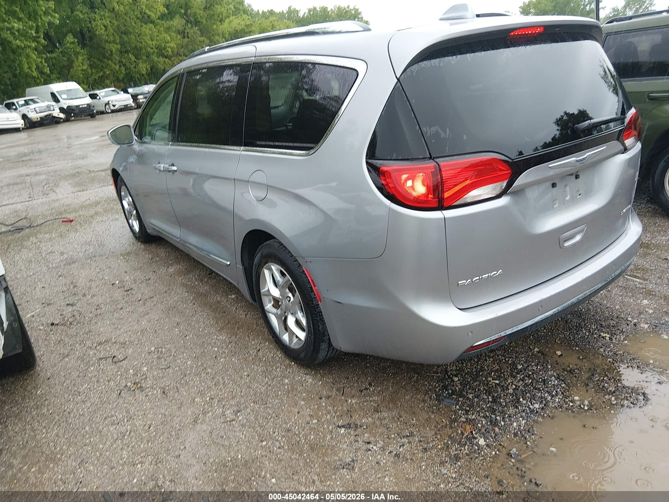 CHRYSLER PACIFICA image 3
