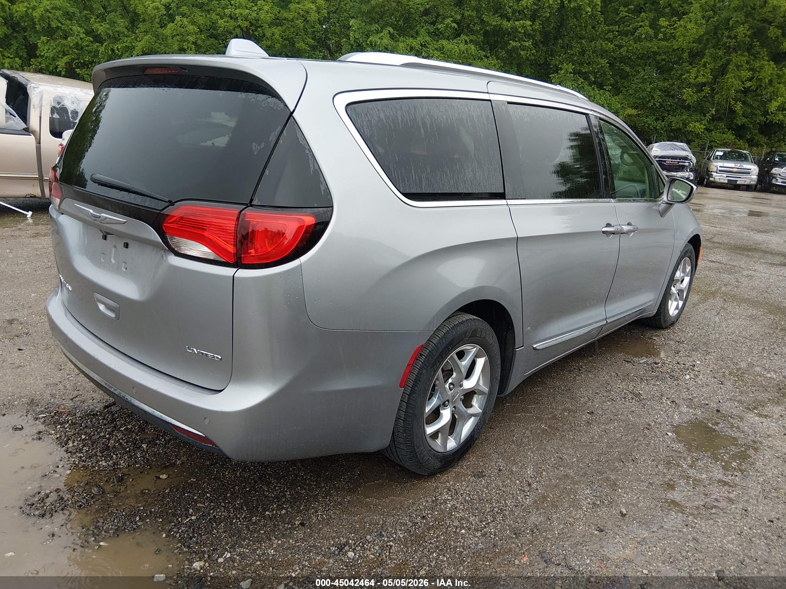 CHRYSLER PACIFICA image 4