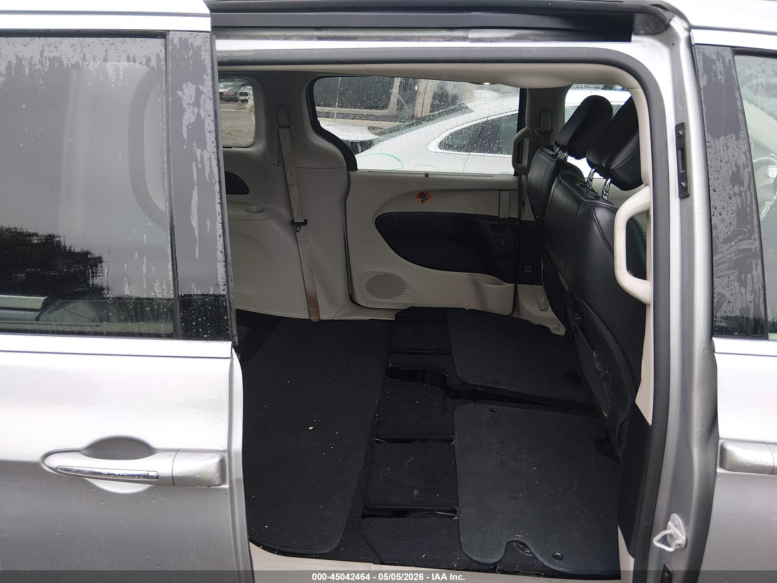 CHRYSLER PACIFICA image 8