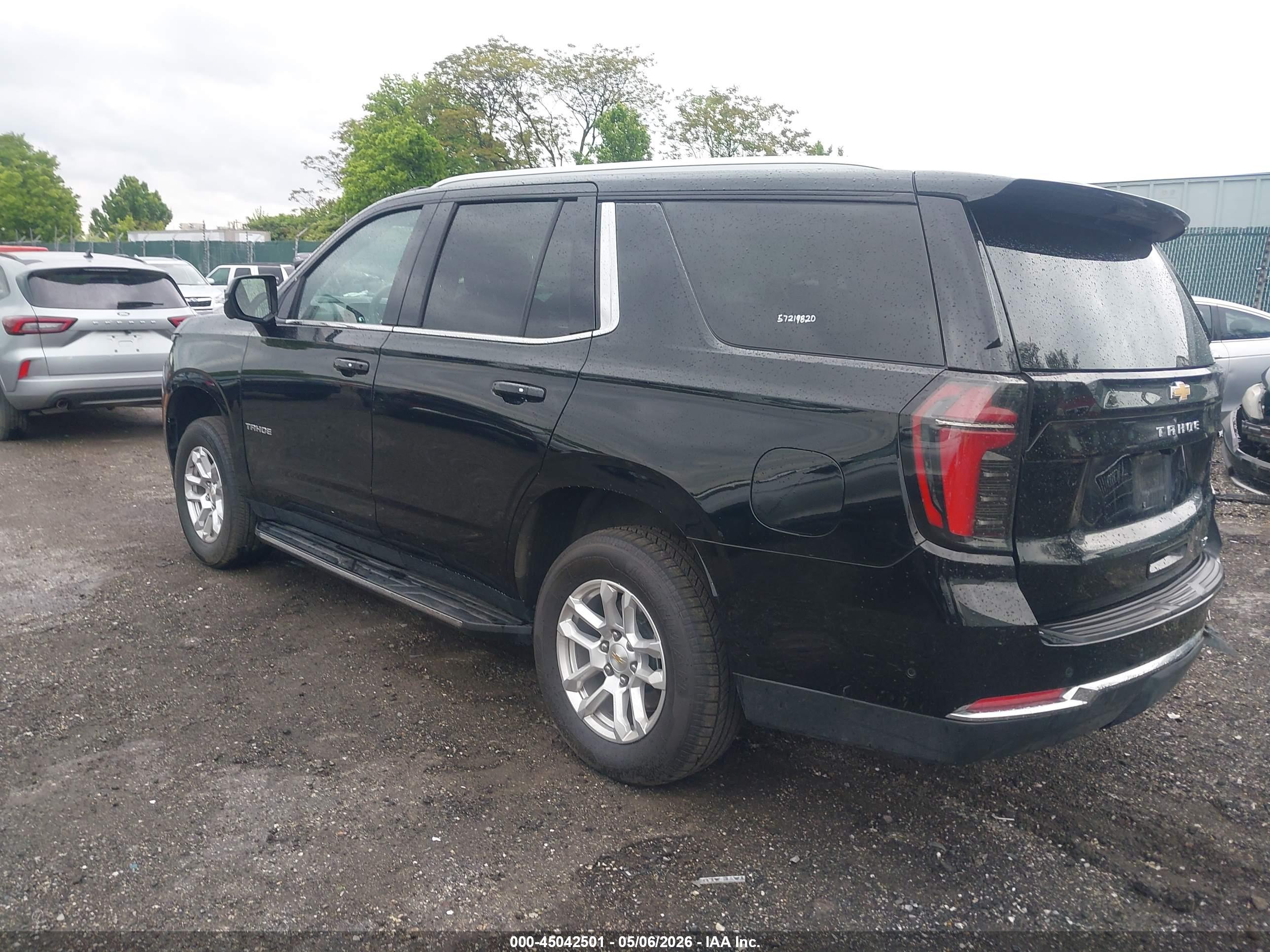 CHEVROLET TAHOE image 3