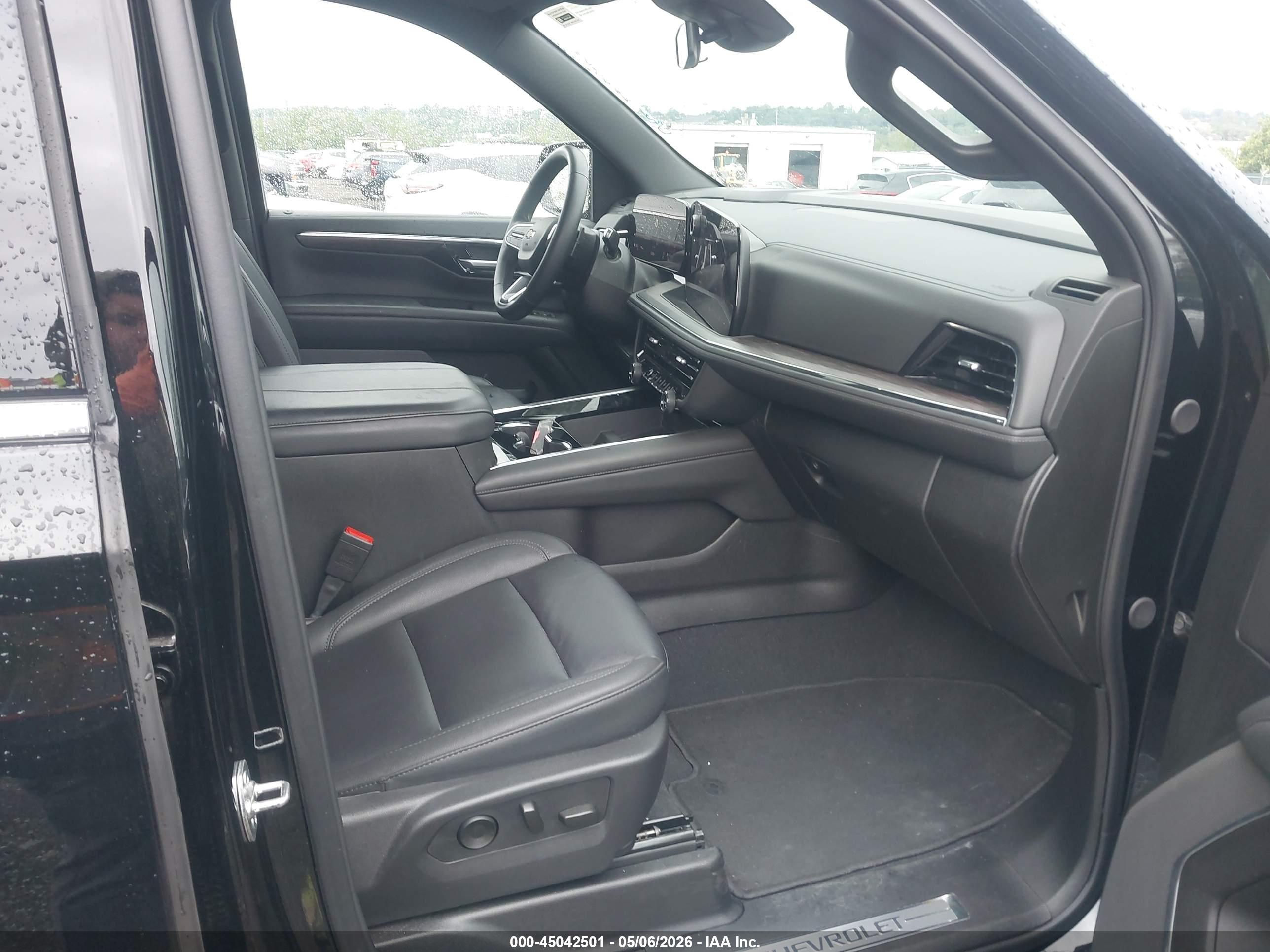 CHEVROLET TAHOE image 5