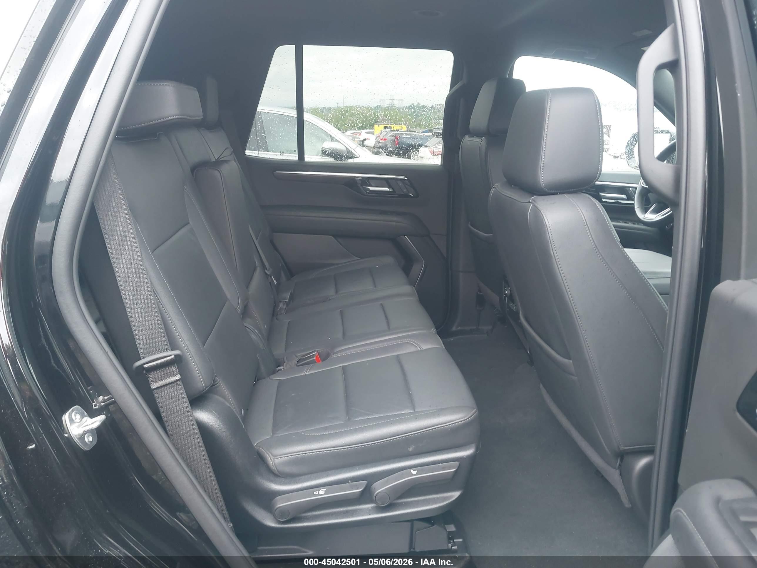 CHEVROLET TAHOE image 8
